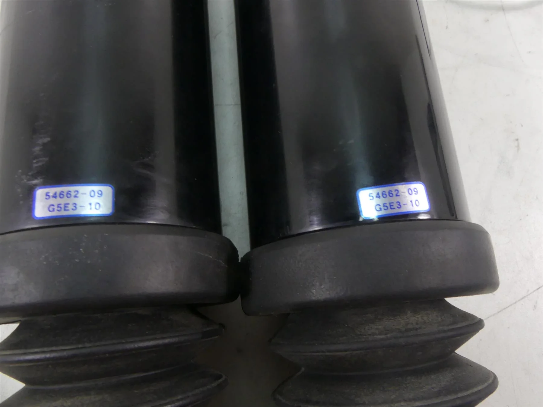 2014 Harley Touring FLHX Street Glide Rear Air Adjust Shock Set 12" 54662-09 - Image 5