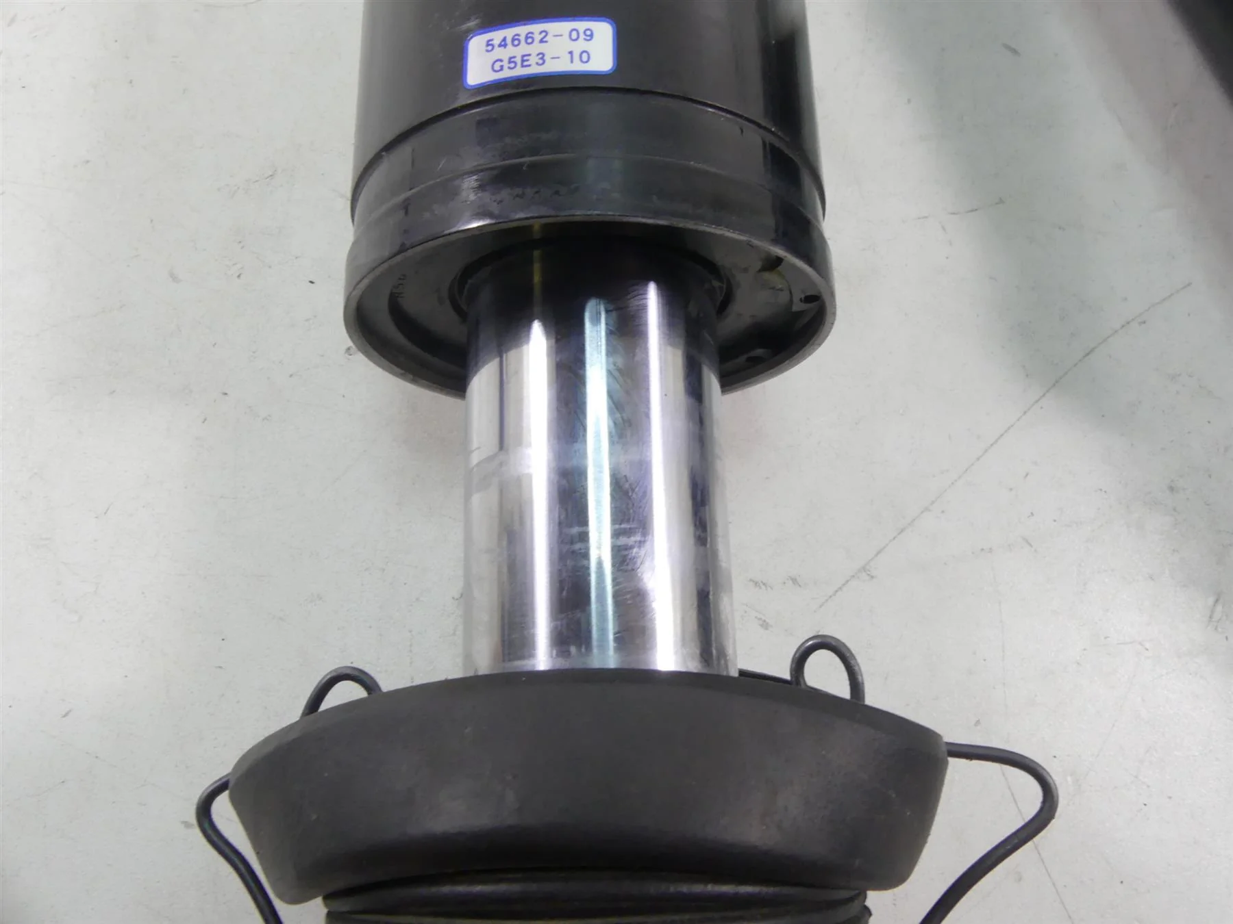 2014 Harley Touring FLHX Street Glide Rear Air Adjust Shock Set 12" 54662-09 - Image 7