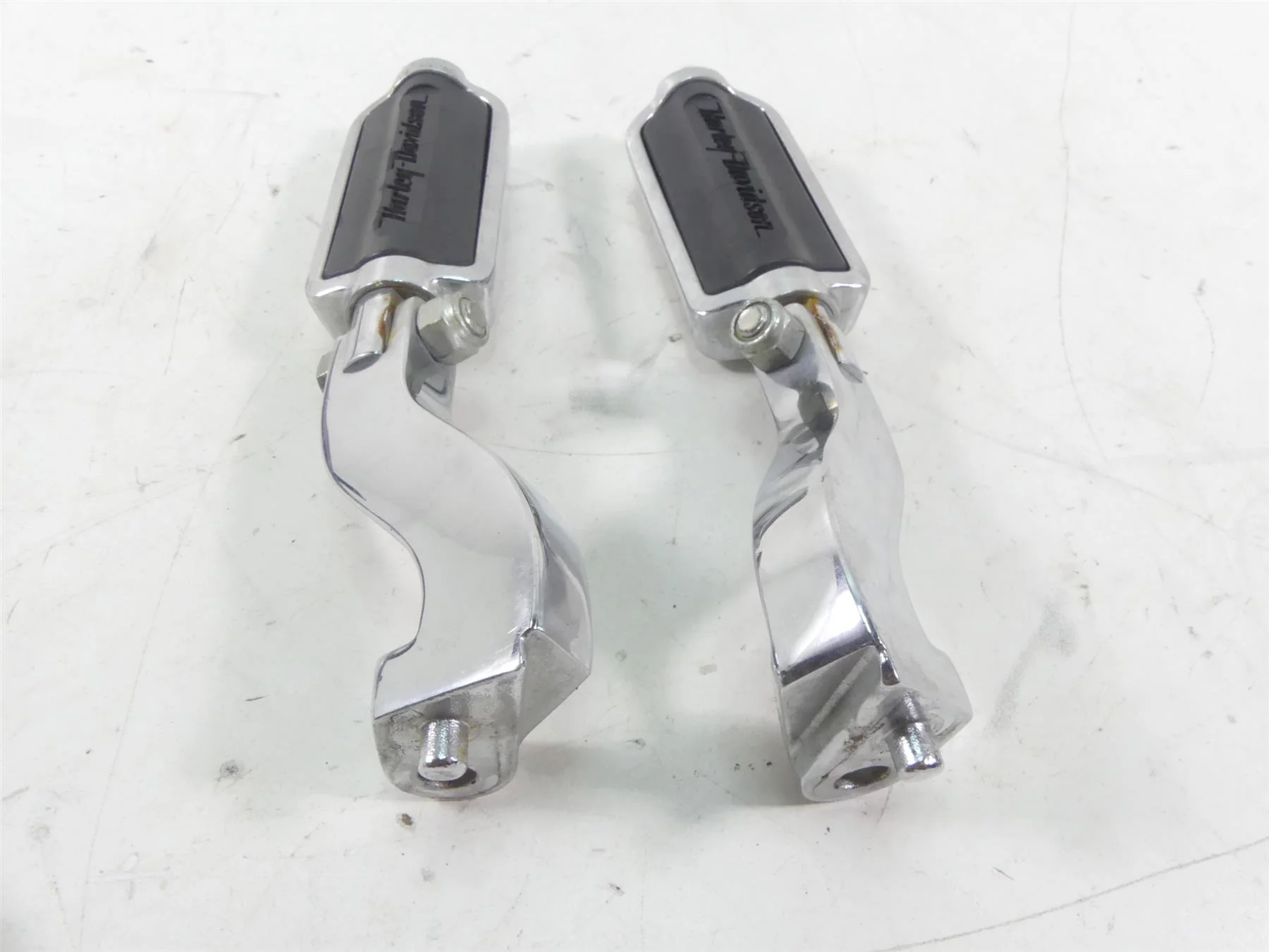 2014 Harley Touring FLHX Street Glide Rear Passenger Footpeg Flame Set 50312-03 - Image 4