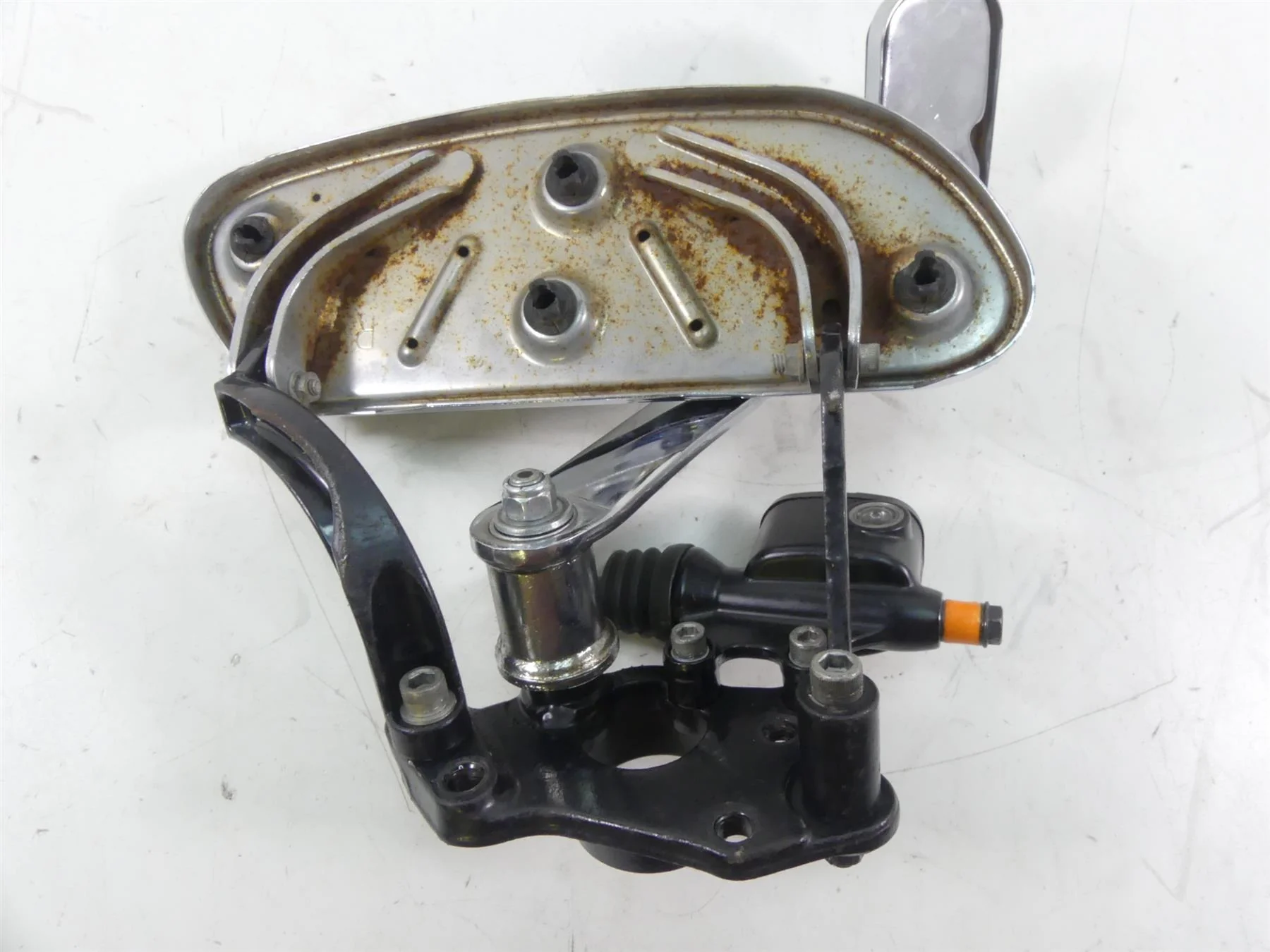 2014 Harley Touring FLHX Street Glide Right Floorboard Brake Pedal Set 50518-09 - Image 4