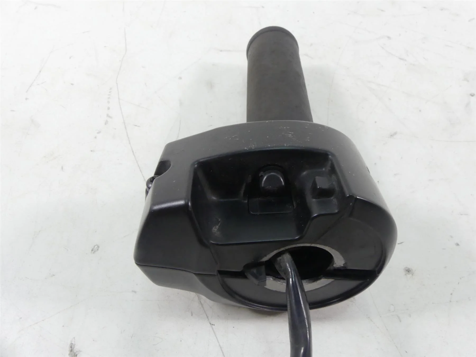 2014 Harley Touring FLHX Street Glide Right Hand Control Switch Set 71500129C - Image 4