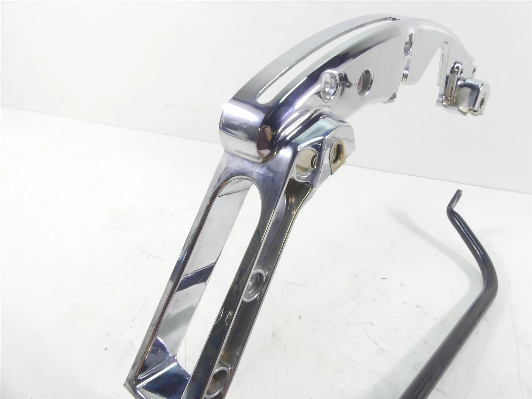 2014 Harley Touring FLHX Street Glide Right Rear Saddlebag Support Stay 90200502 - Image 4