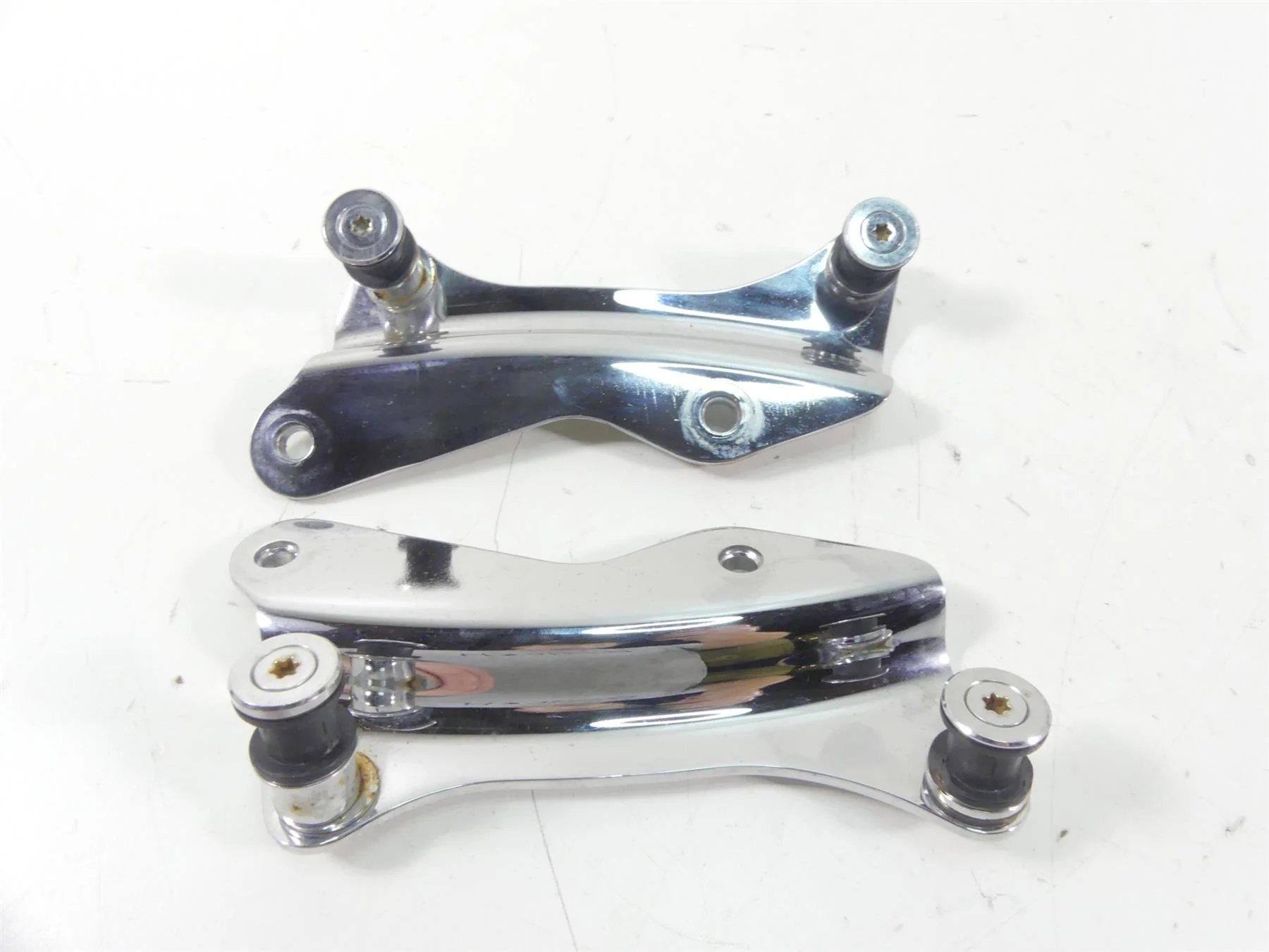 2014 Harley Touring FLHX Street Glide Sissy Bar Back Rest Quick Release 52300353 - Image 3