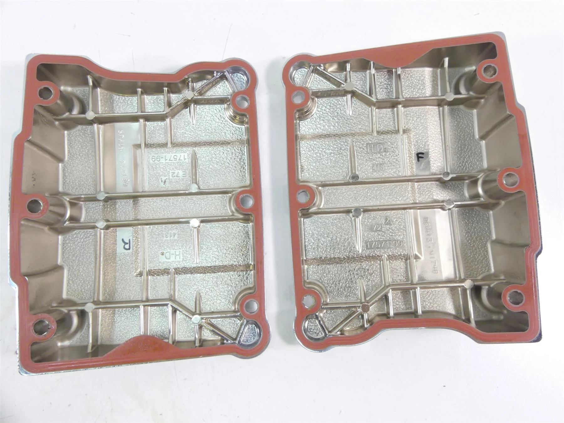 2014 Harley Touring FLHX Street Glide Valve Chrome Rocker Cover Set -9K 17571-99 - Image 8