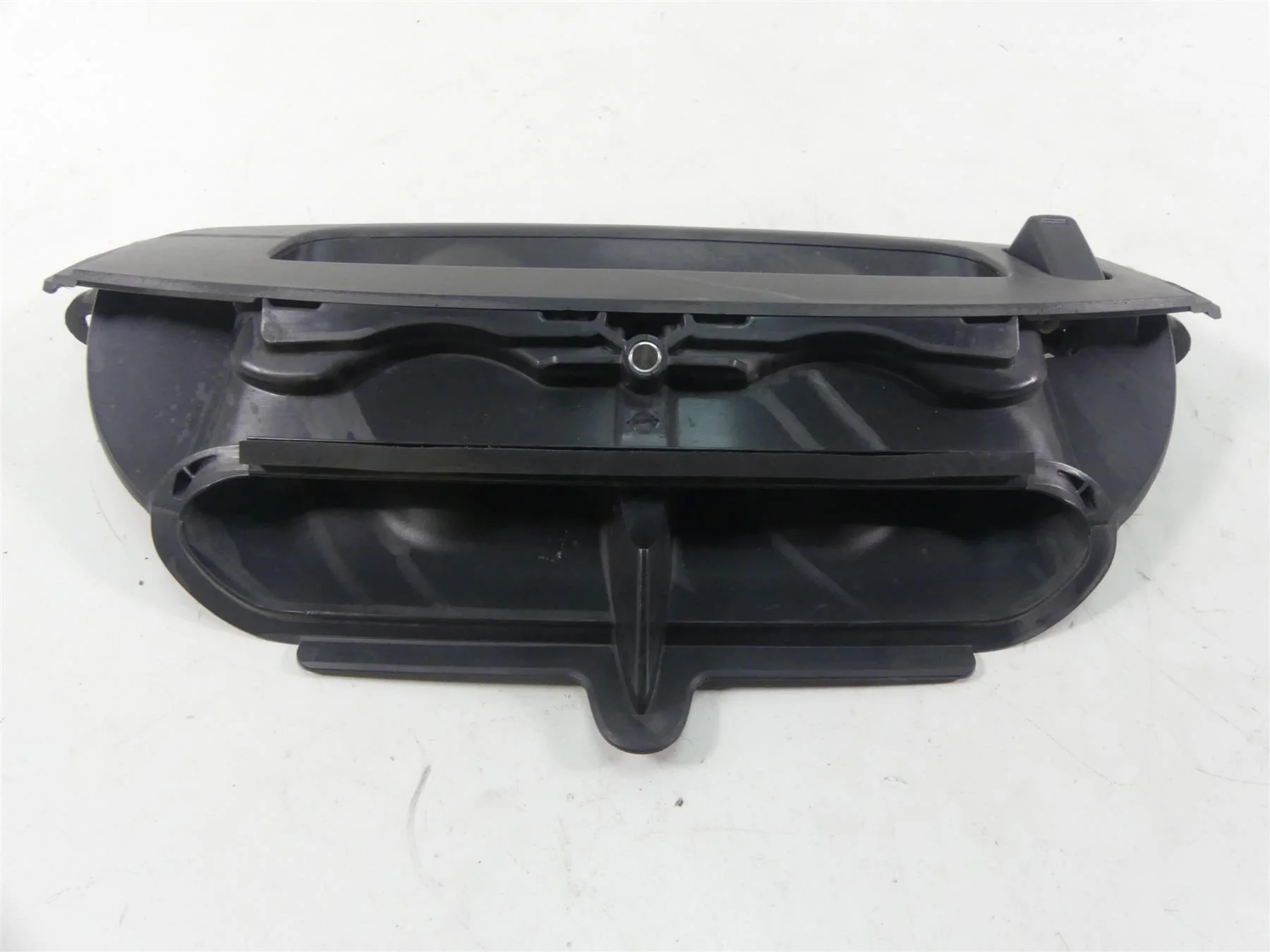 2014 Harley Touring FLHXS Street Glide Sp Front Fairing Air Duct Inlet 29200003 - Image 3