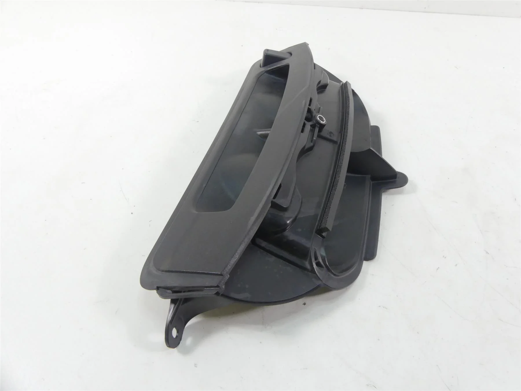 2014 Harley Touring FLHXS Street Glide Sp Front Fairing Air Duct Inlet 29200003 - Image 4