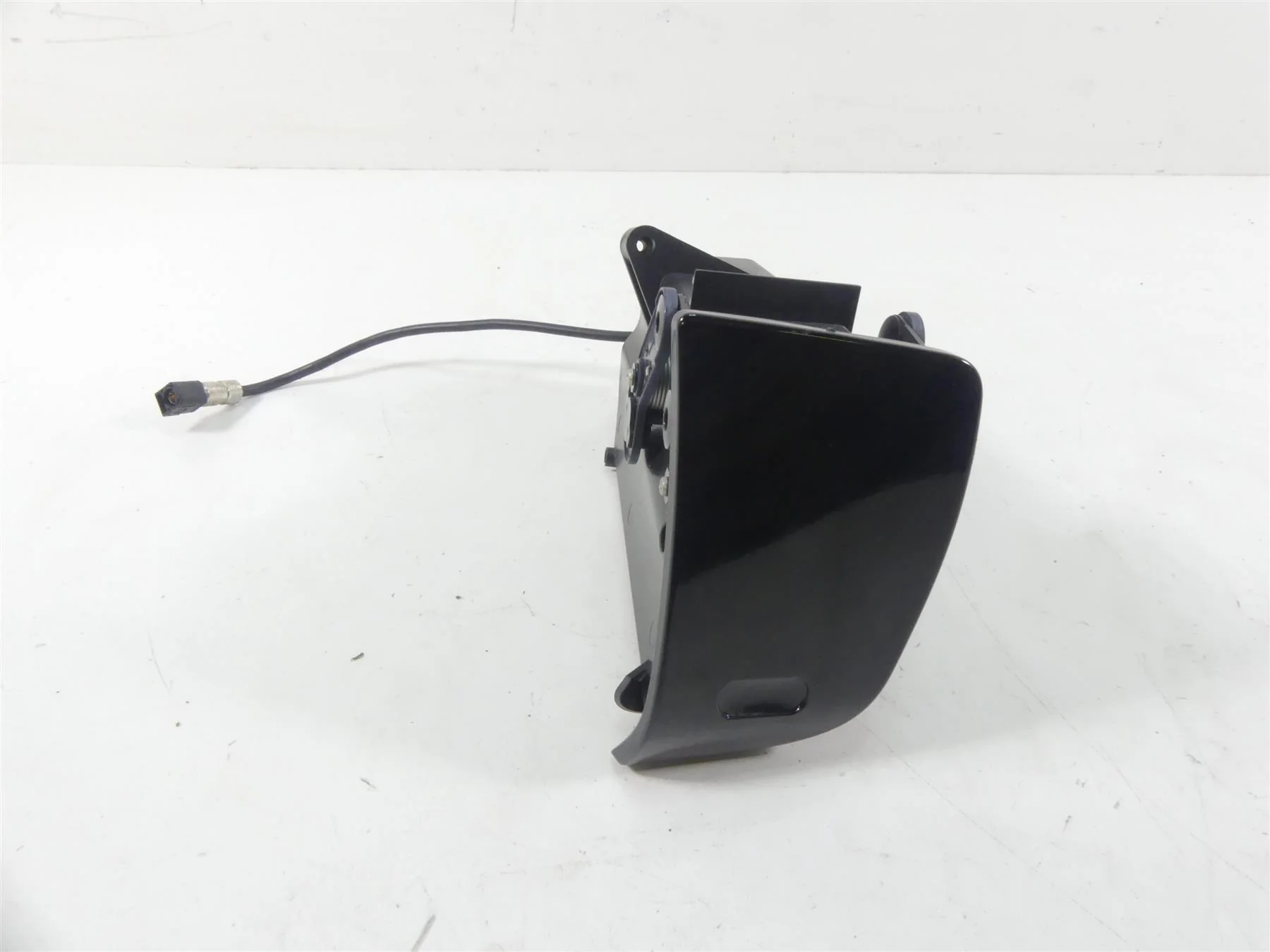2014 Harley Touring FLHXS Street Glide Sp Front Fairing Compartment Box 76000107 - Image 2
