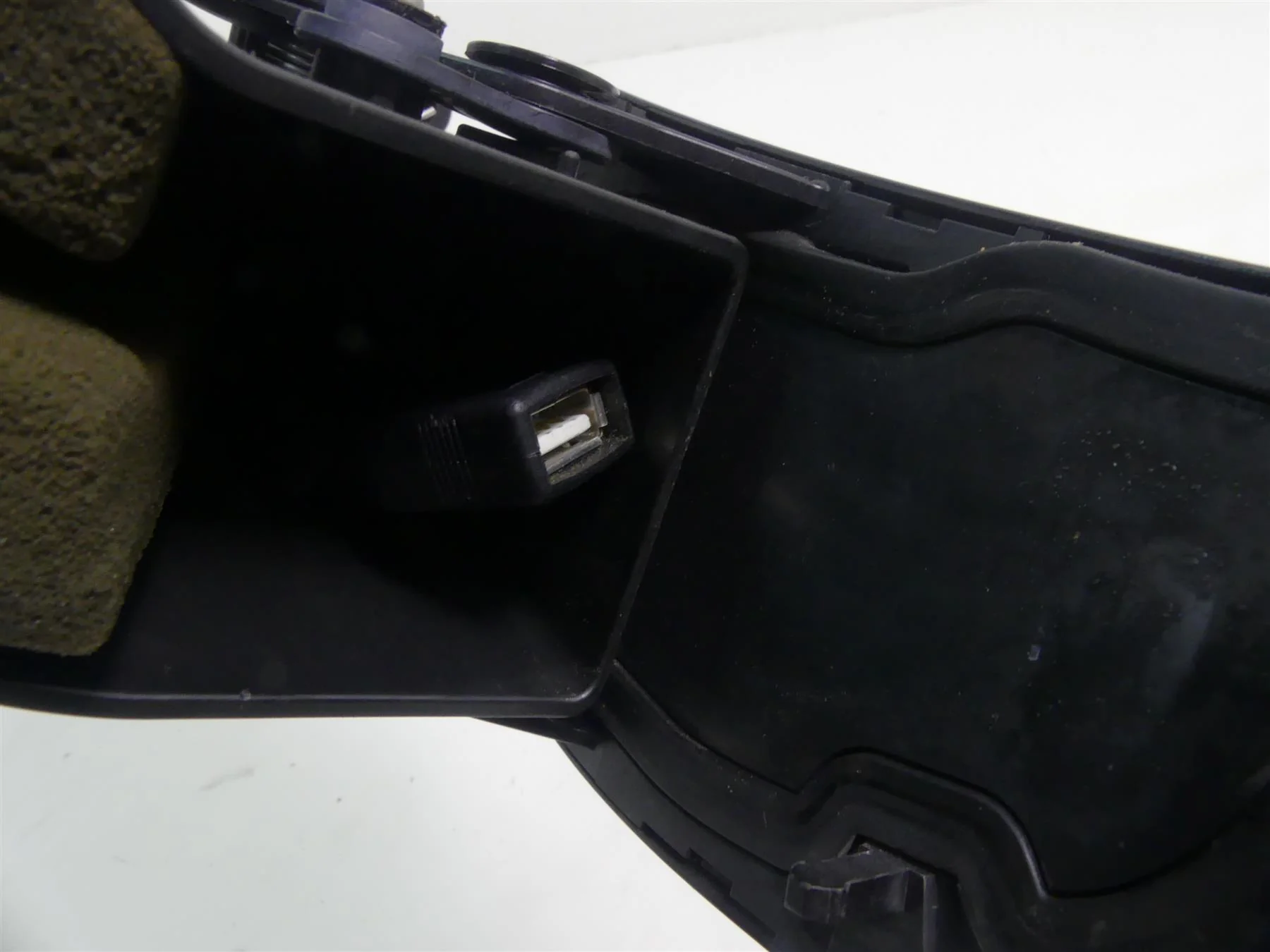 2014 Harley Touring FLHXS Street Glide Sp Front Fairing Compartment Box 76000107 - Image 8