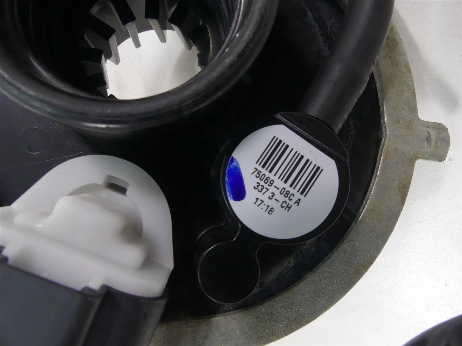 2014 Harley Touring FLHXS Street Glide Sp Fuel Petrol Pump - For Parts 62908-08 - Image 6