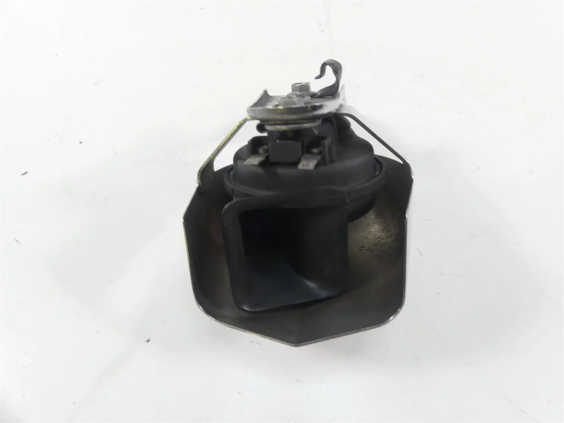 2014 Harley Touring FLHXS Street Glide Sp Horn & Chrome Cover 61300478A - Image 5
