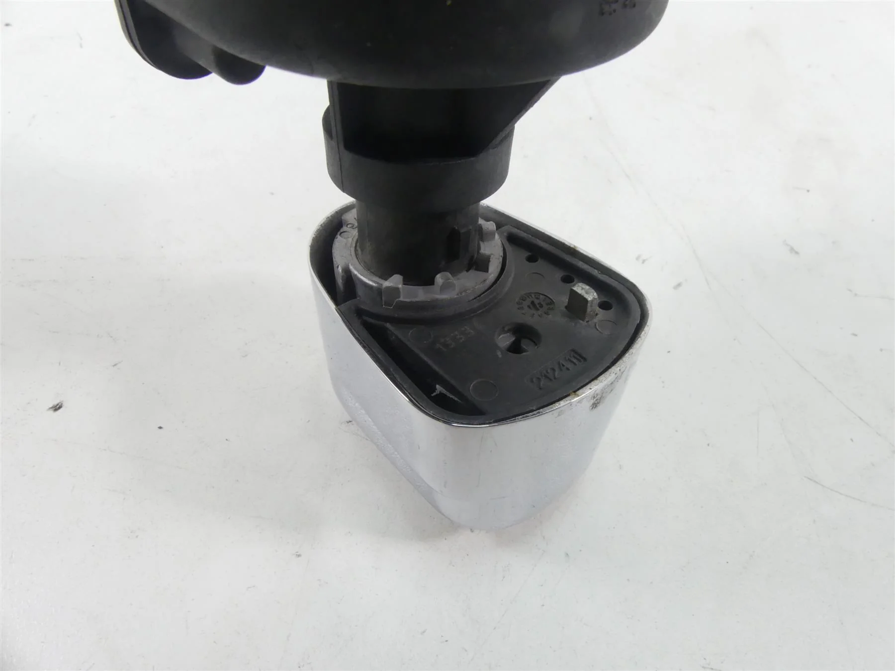 2014 Harley Touring FLHXS Street Glide Sp Ignition Switch Lock - VIN 71400012A - Image 6