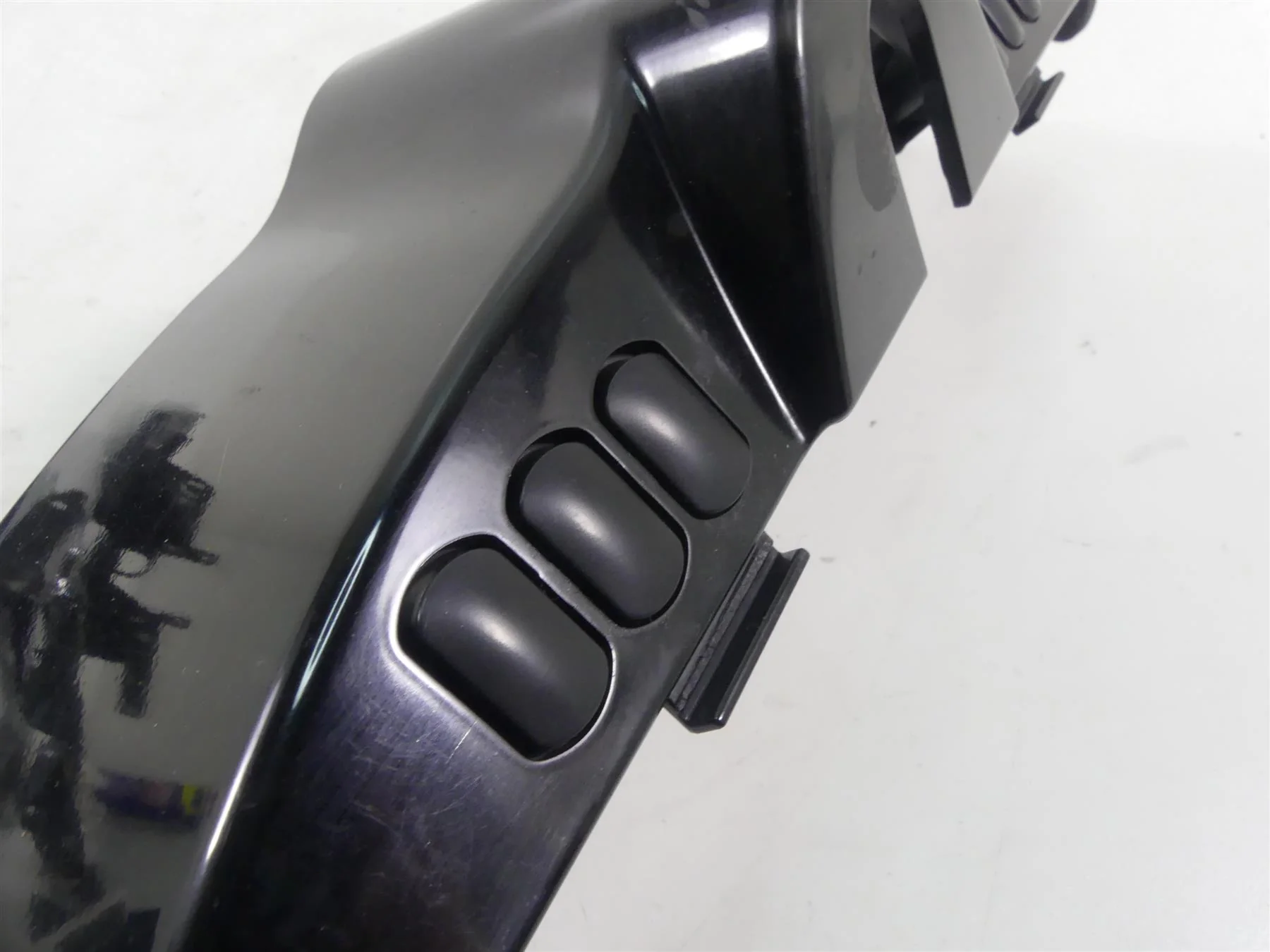 2014 Harley Touring FLHXS Street Glide Sp Ignition Switch Panel Fairing 70900392 - Image 5