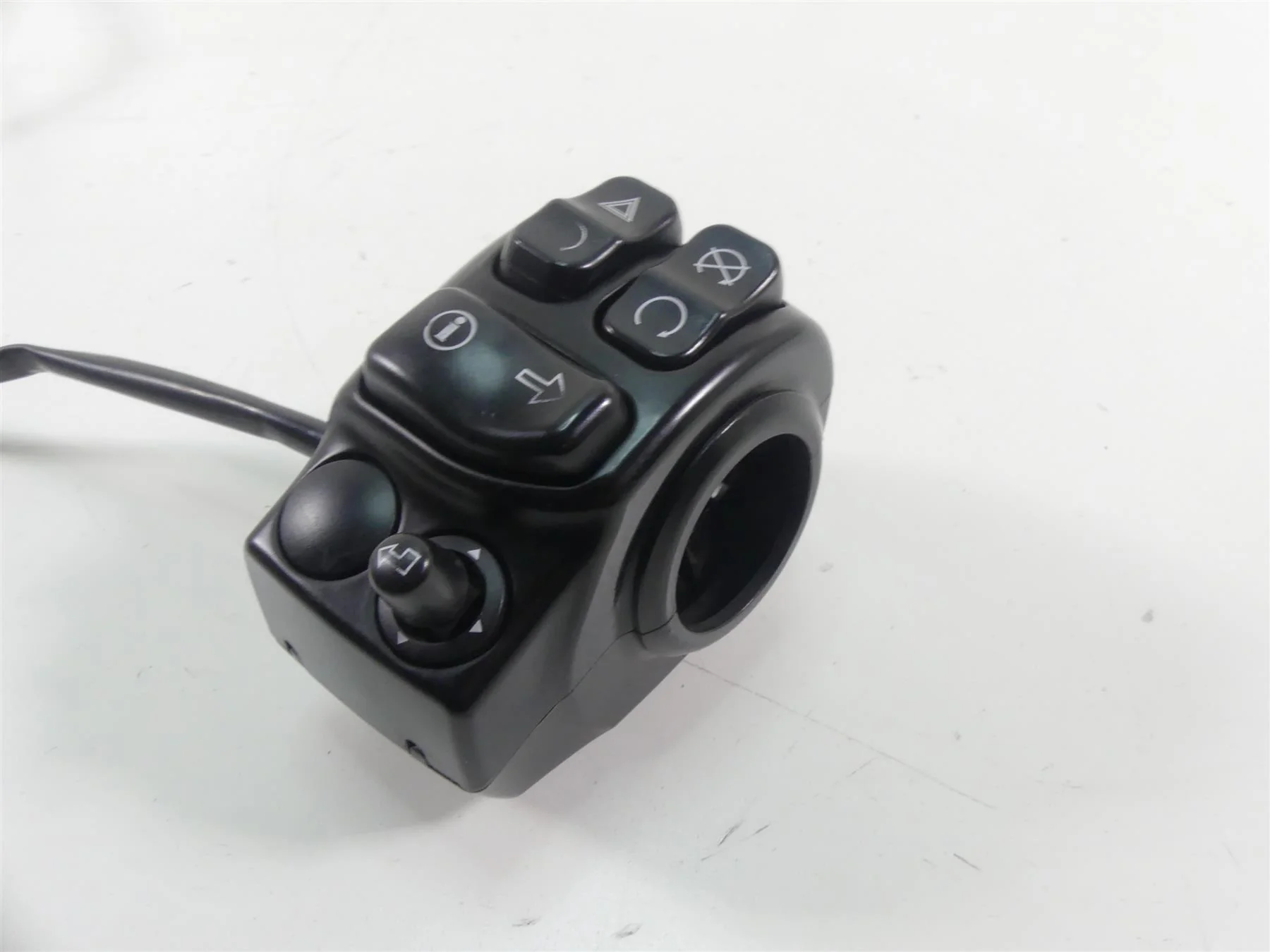 2014 Harley Touring FLHXS Street Glide Sp Right Start Stop Cntrl Switch 71500129 - Image 2