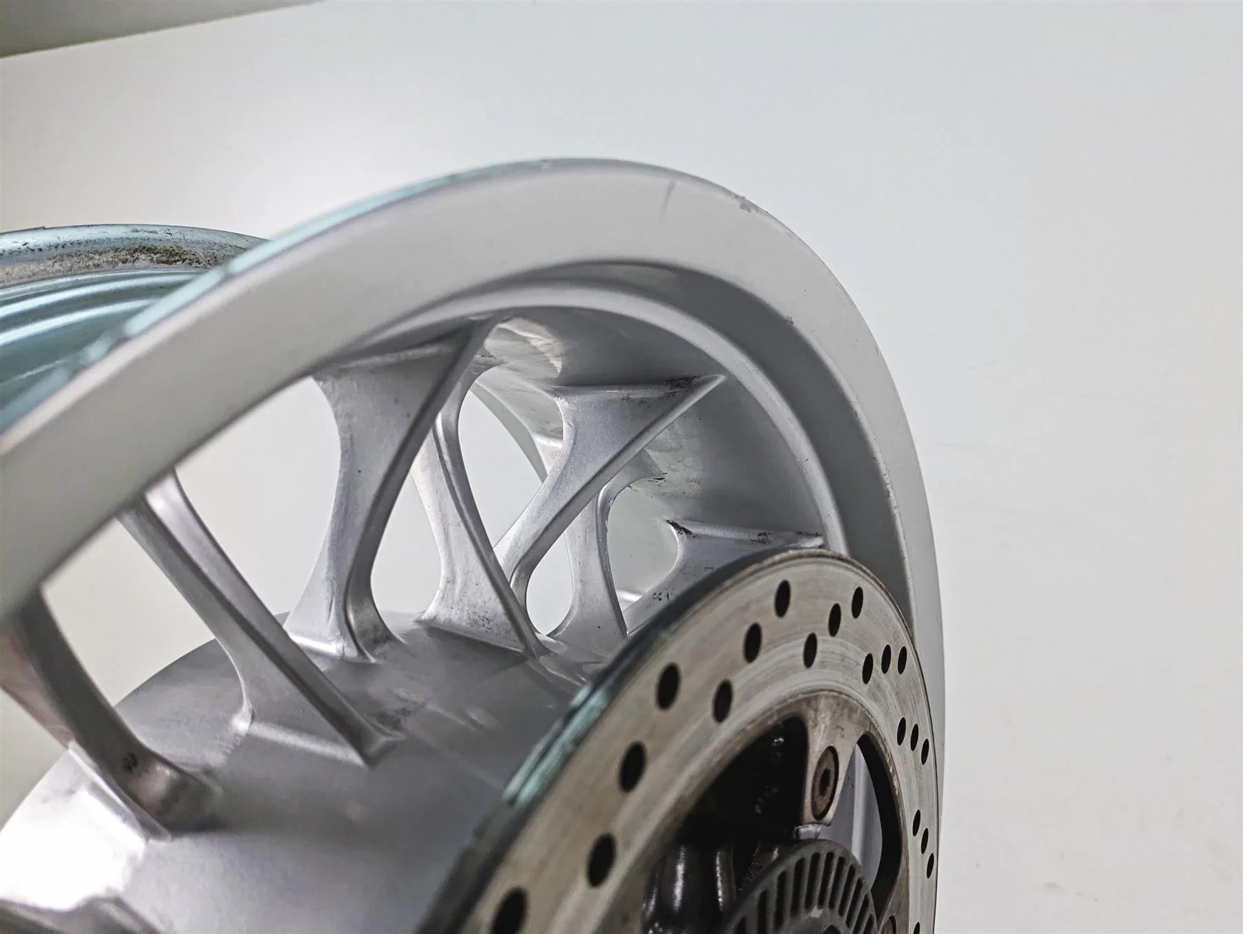 2014 Moto Guzzi California 1400 T 16x6 Rear Wheel Rim 887529 - Image 10