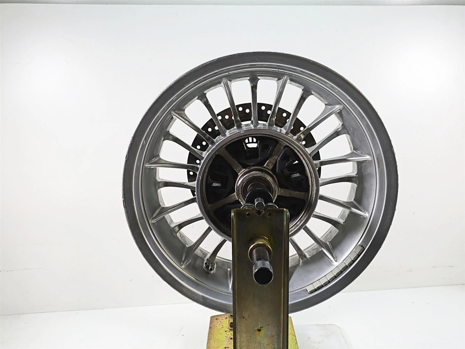 2014 Moto Guzzi California 1400 T 16x6 Rear Wheel Rim 887529 - Image 5