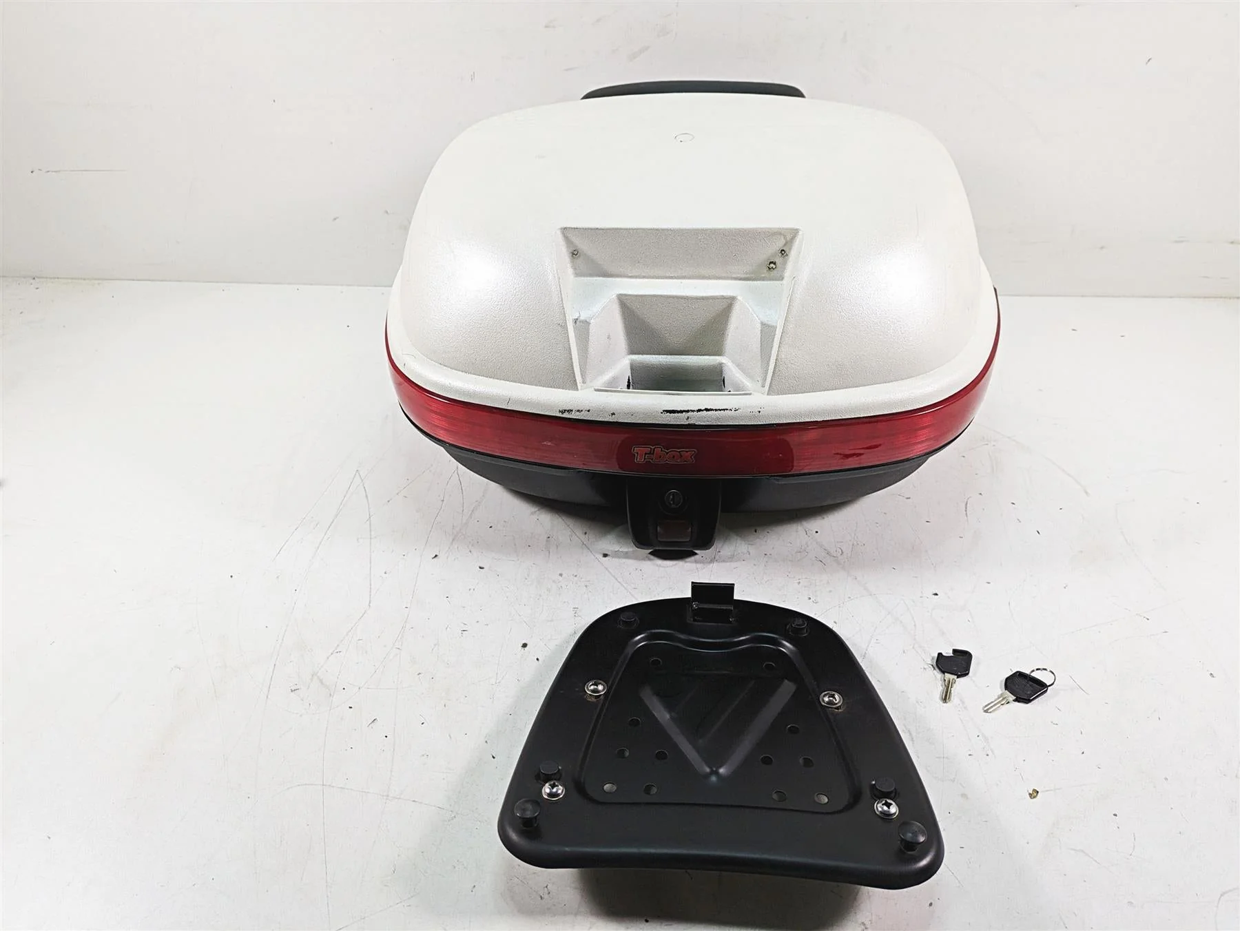 2014 Moto Guzzi California 1400 T Bestem T-Box 929 Top Case Luggage Case -Read - Image 12