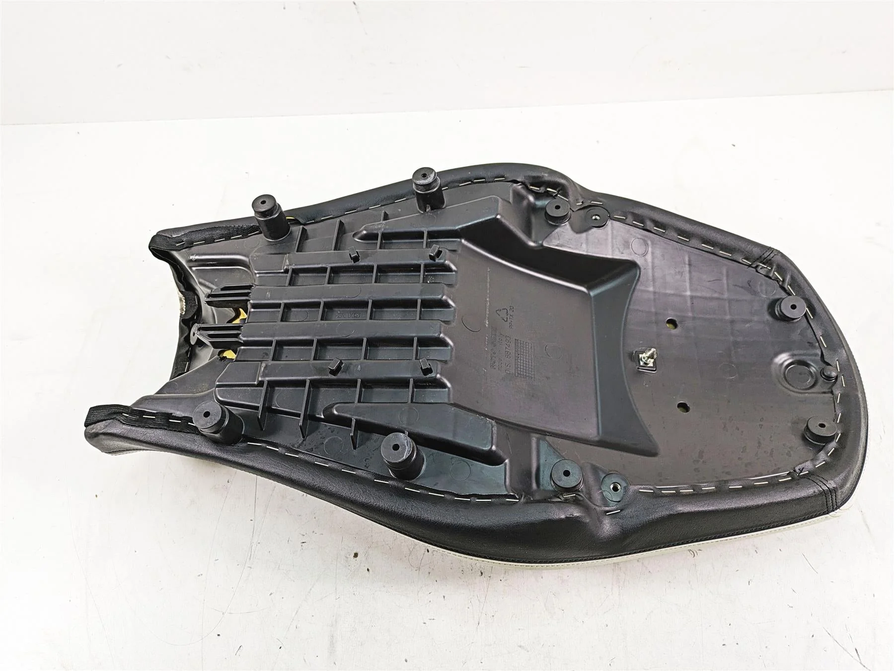 2014 Moto Guzzi California 1400 T Duo Rider Driver Seat Saddle - No Tears 887493 - Image 7