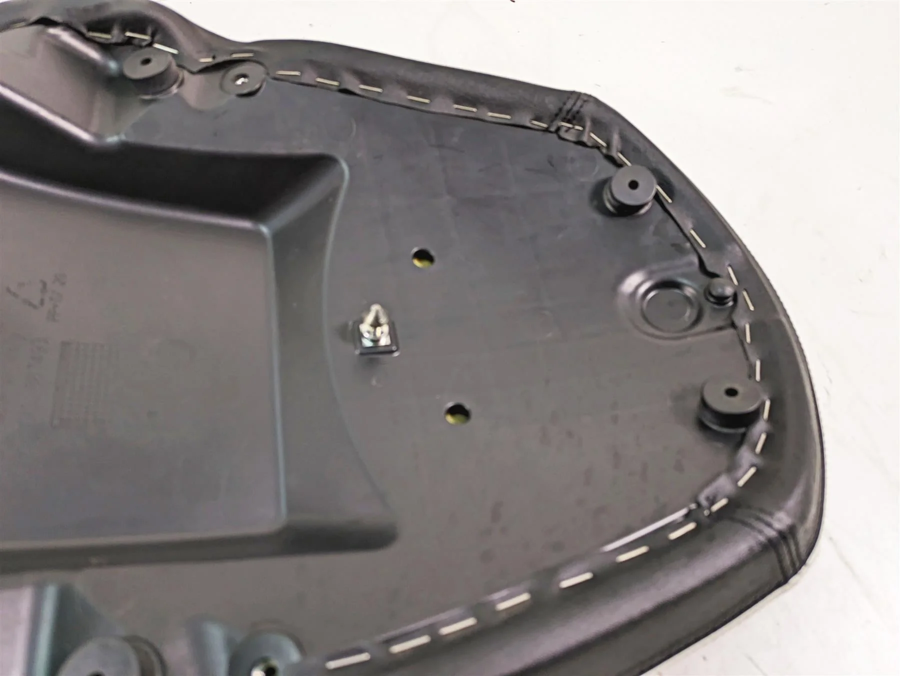 2014 Moto Guzzi California 1400 T Duo Rider Driver Seat Saddle - No Tears 887493 - Image 8
