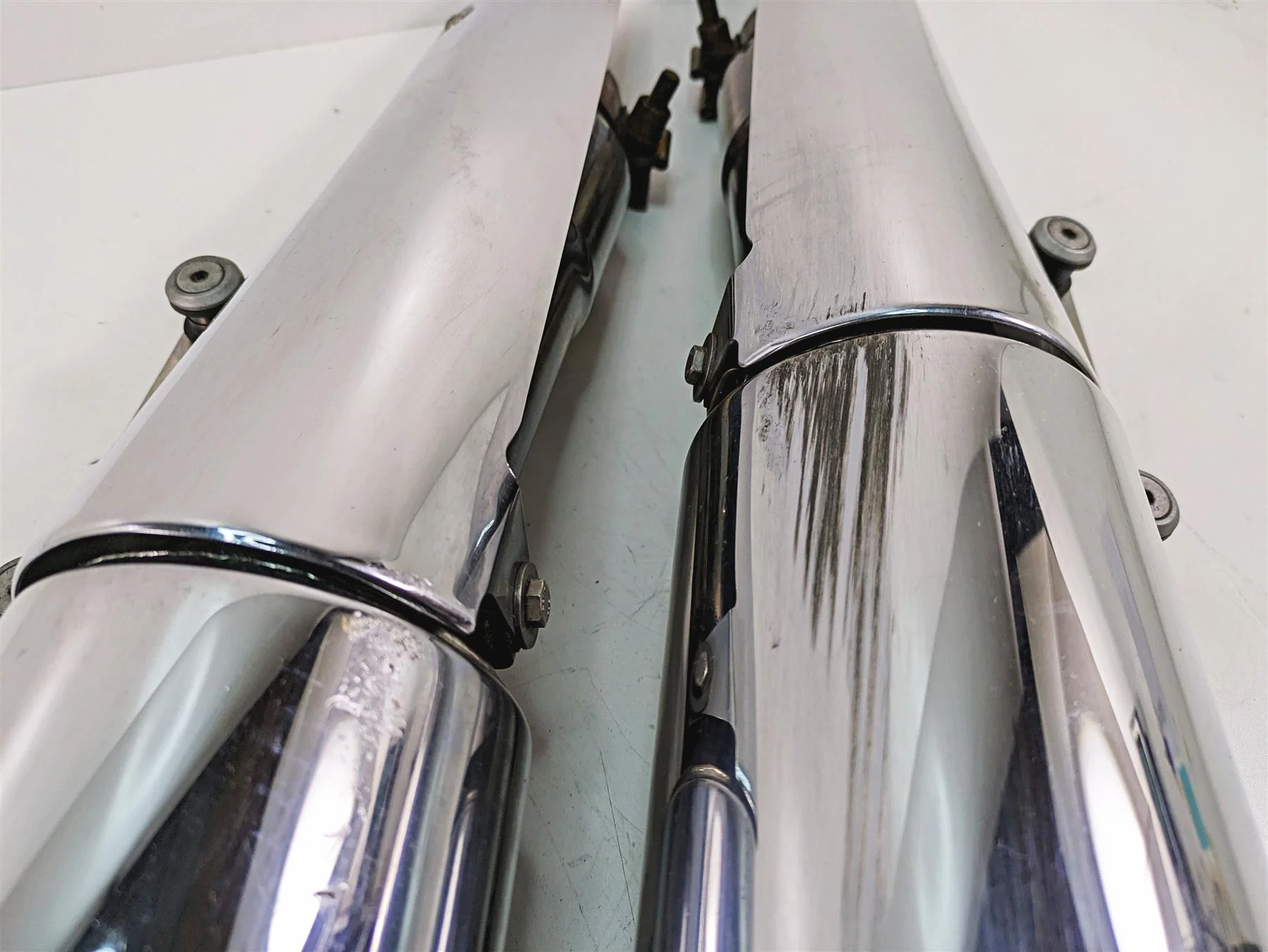 2014 Moto Guzzi California 1400 T Exhaust Pipe Muffler Set & Mounts B064126 - Image 2