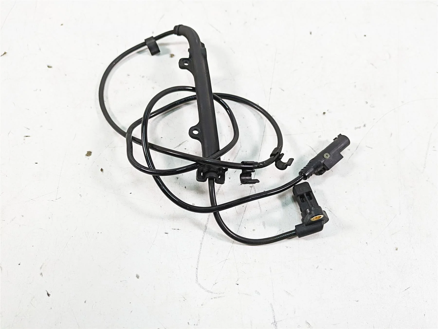 2014 Moto Guzzi California 1400 T Front Abs Brake Wheel Speed Sensor 859792 - Image 2