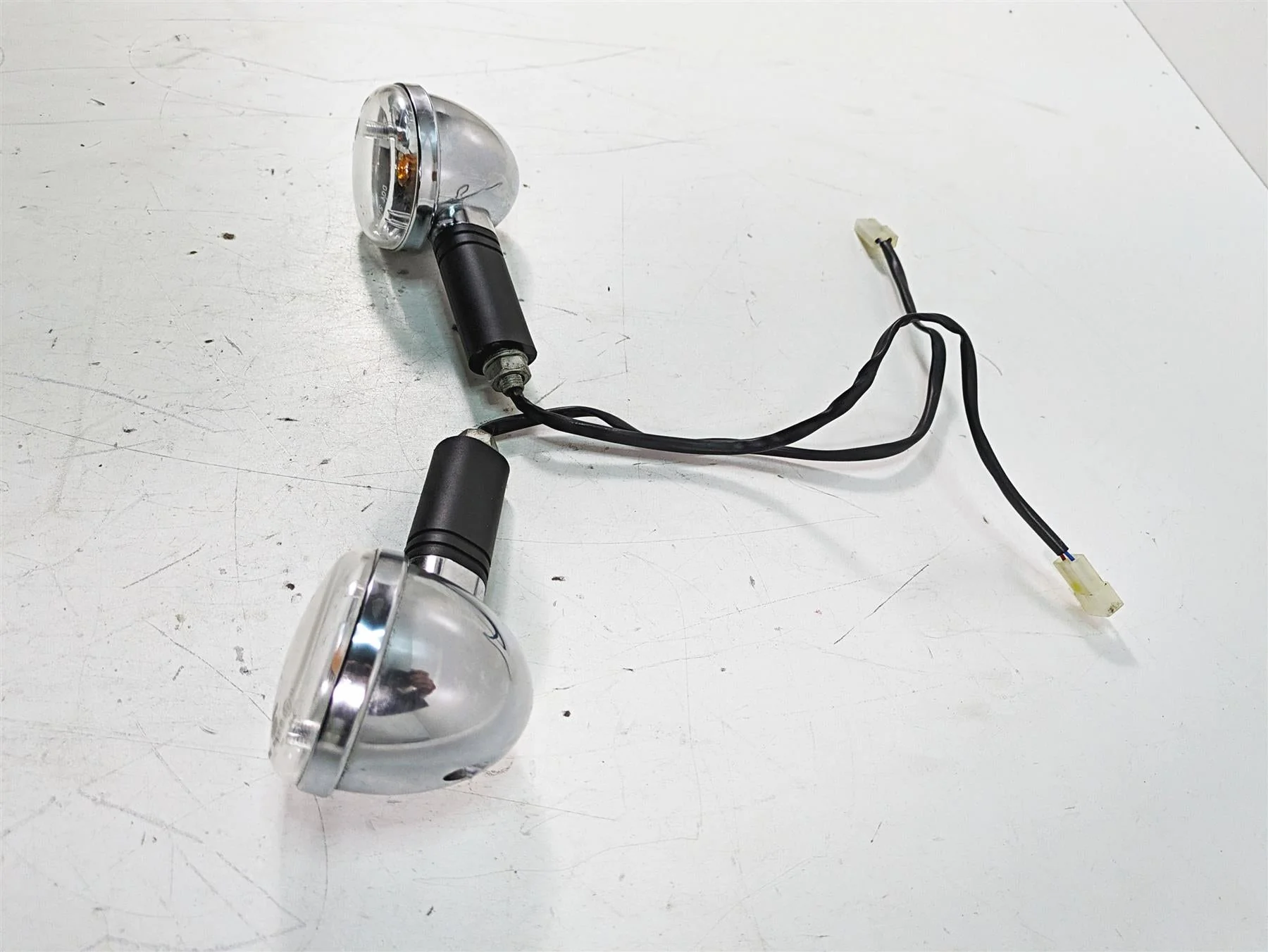 2014 Moto Guzzi California 1400 T Front Blinker Turn Signal Set B063028 B063029 - Image 3