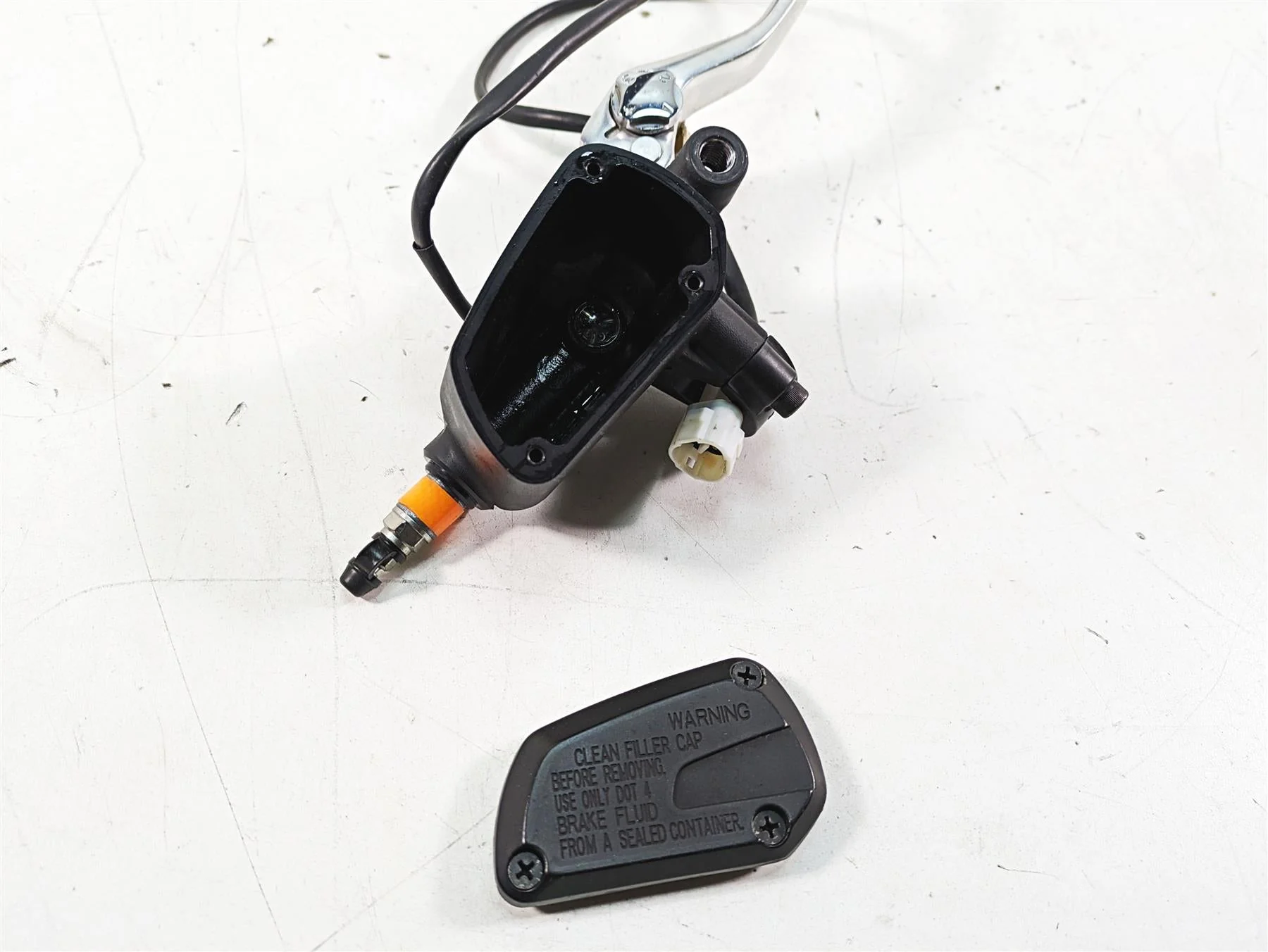 2014 Moto Guzzi California 1400 T Front Brake Master Cylinder 5/8" 887764 - Image 12