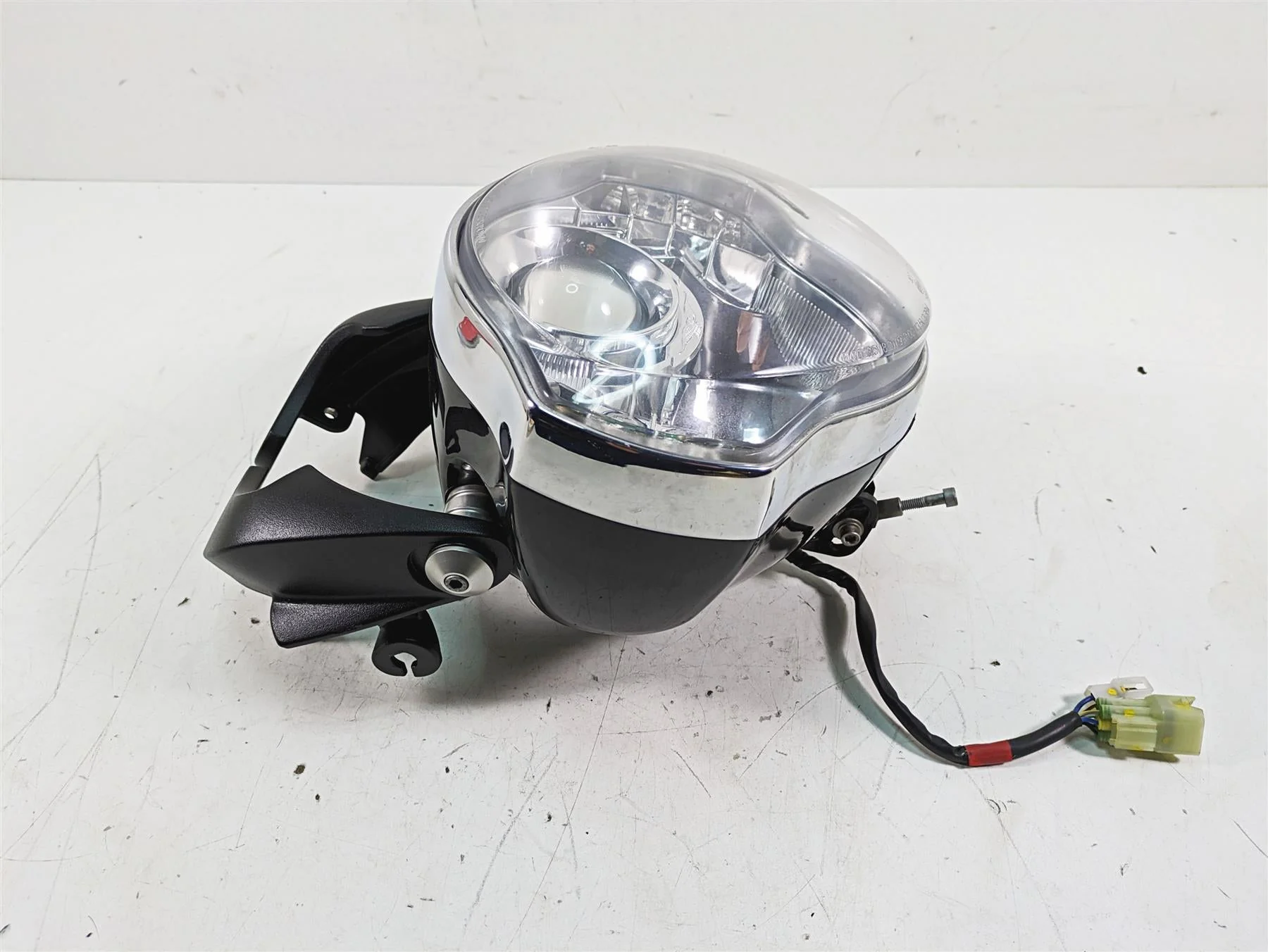 2014 Moto Guzzi California 1400 T Headlight Head Light Lamp & Mounts 887453