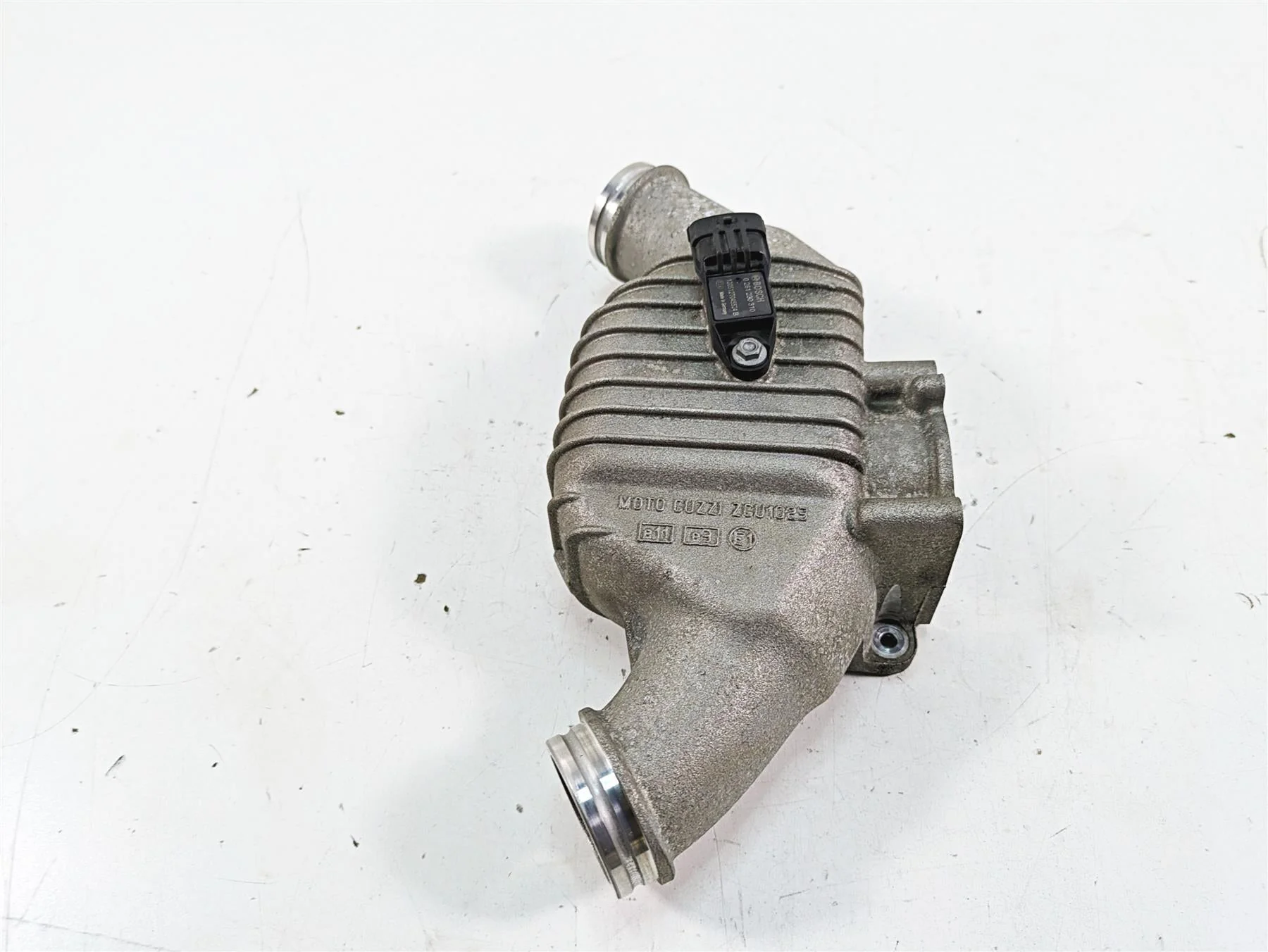 2014 Moto Guzzi California 1400 T Intake Compensator Volume 2A000030 886646 - Image 2