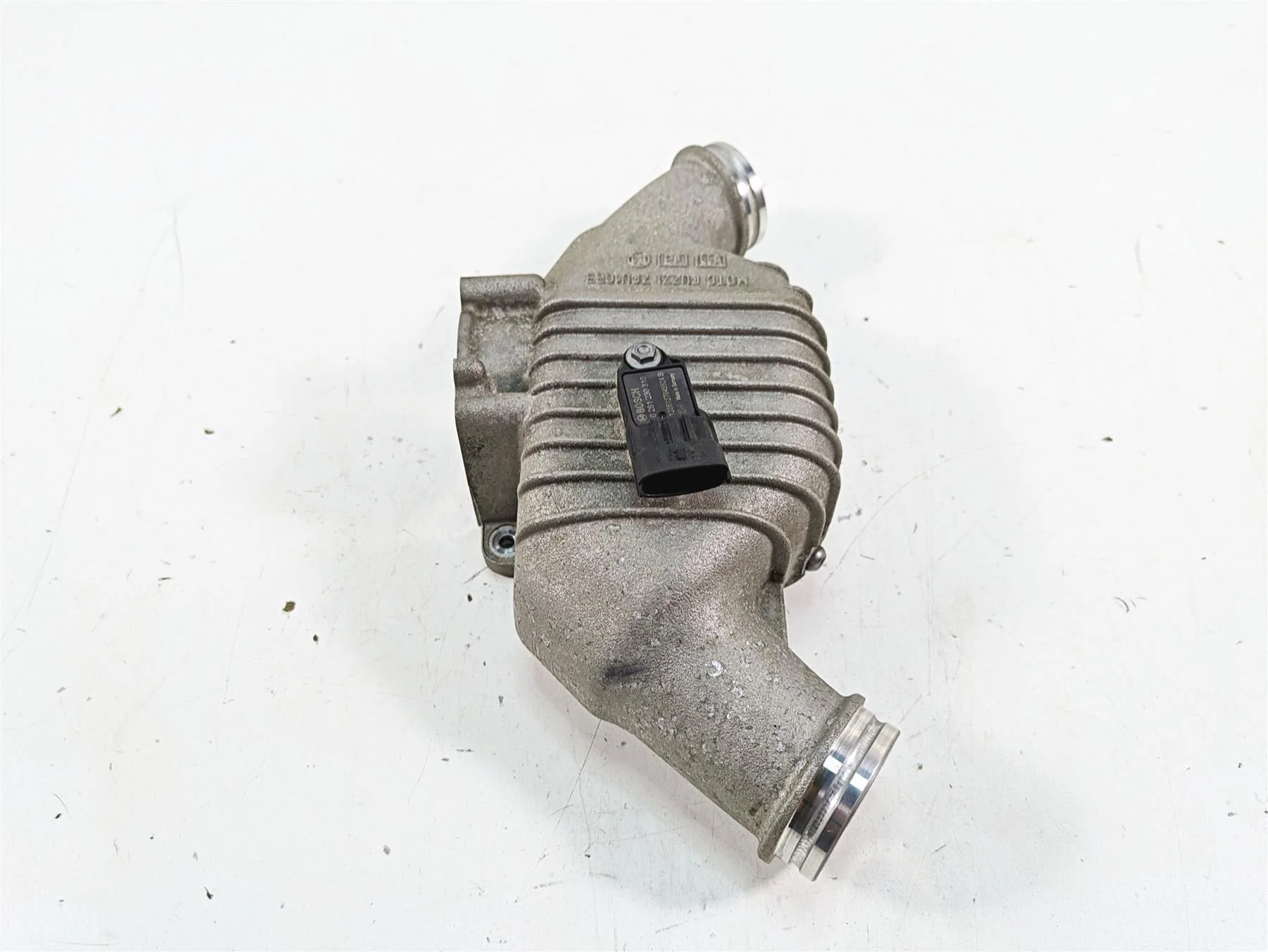 2014 Moto Guzzi California 1400 T Intake Compensator Volume 2A000030 886646 - Image 4