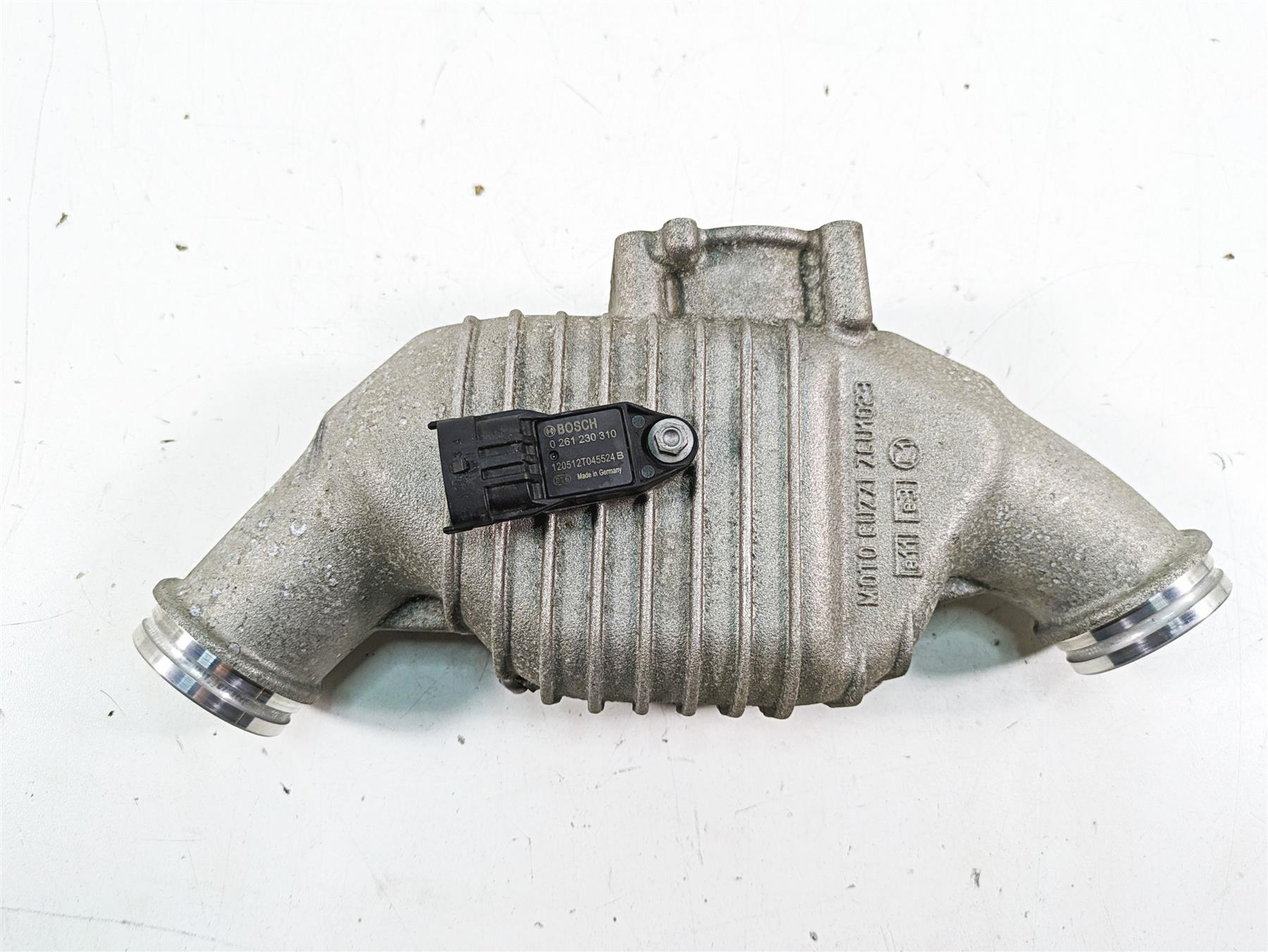 2014 Moto Guzzi California 1400 T Intake Compensator Volume 2A000030 886646 - Image 5