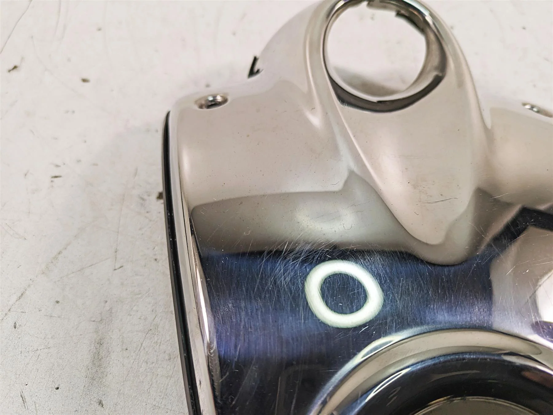 2014 Moto Guzzi California 1400 T Key Dash Upper Tank Cover Fairing B063478 - Image 8