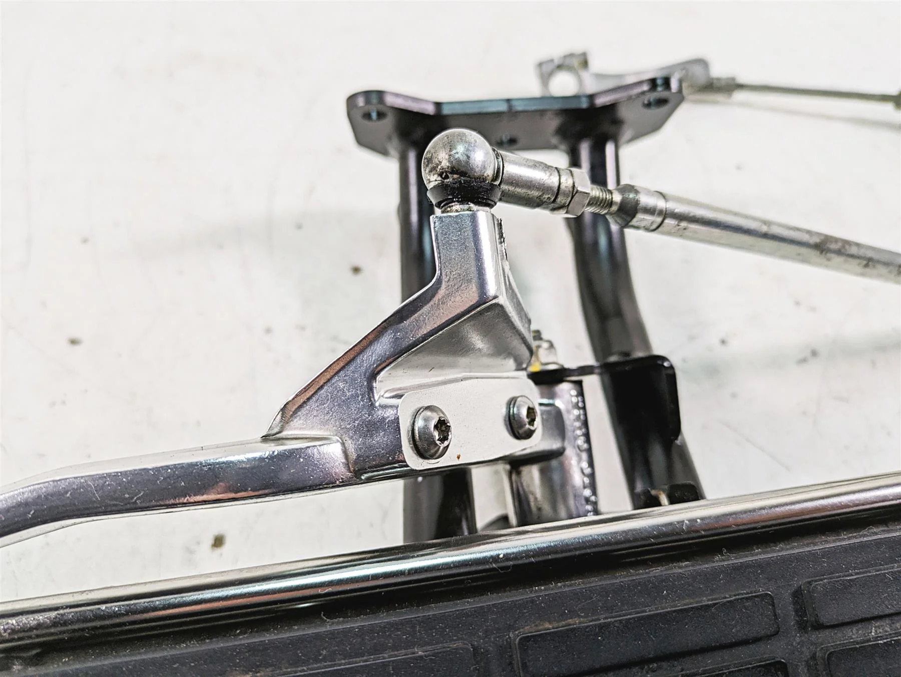 2014 Moto Guzzi California 1400 T Left Front Floorboard & Shifter Lever 887303 - Image 7