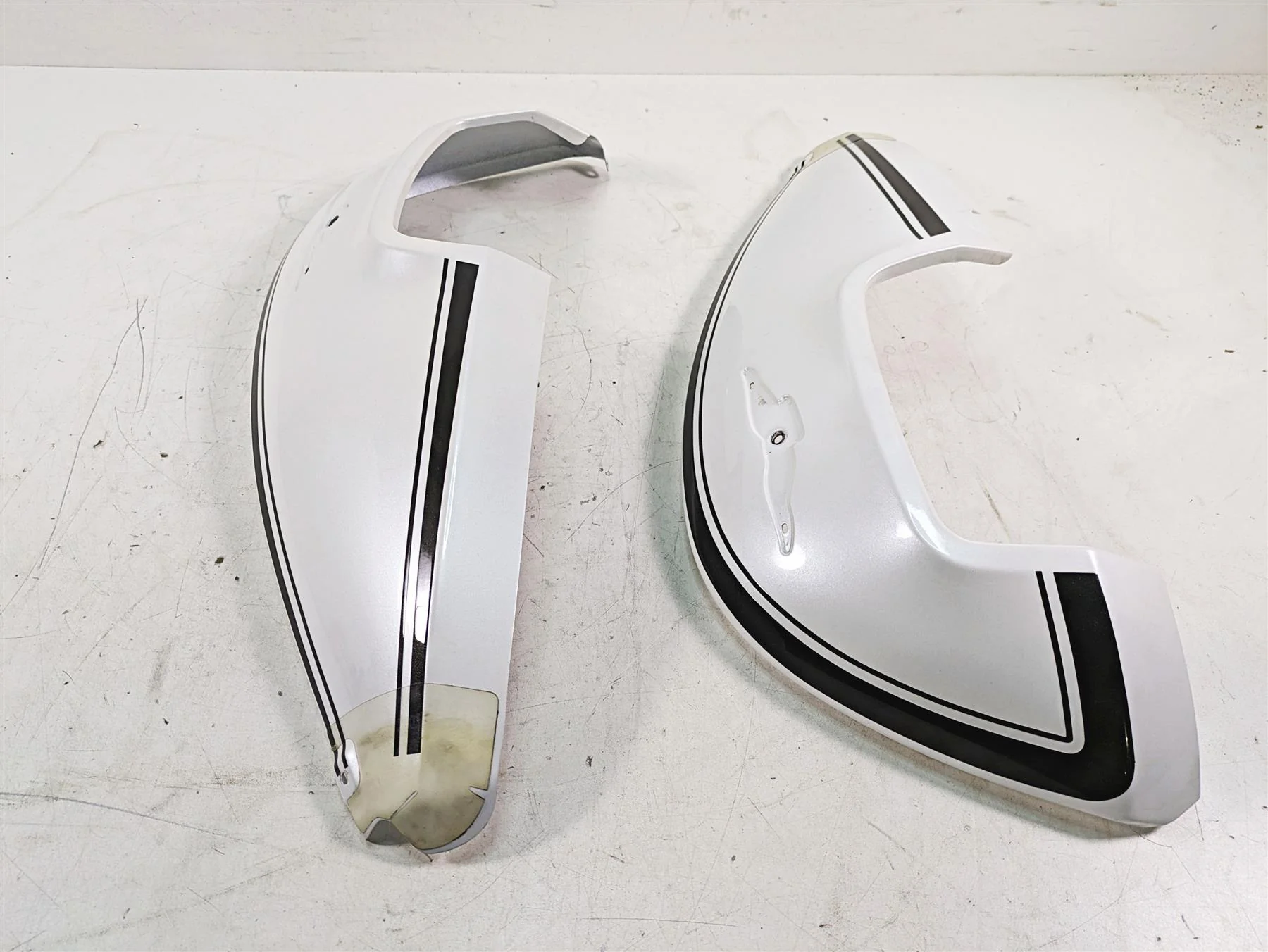 2014 Moto Guzzi California 1400 T Left Right Tank Cover Fairings - Read B063182 - Image 6