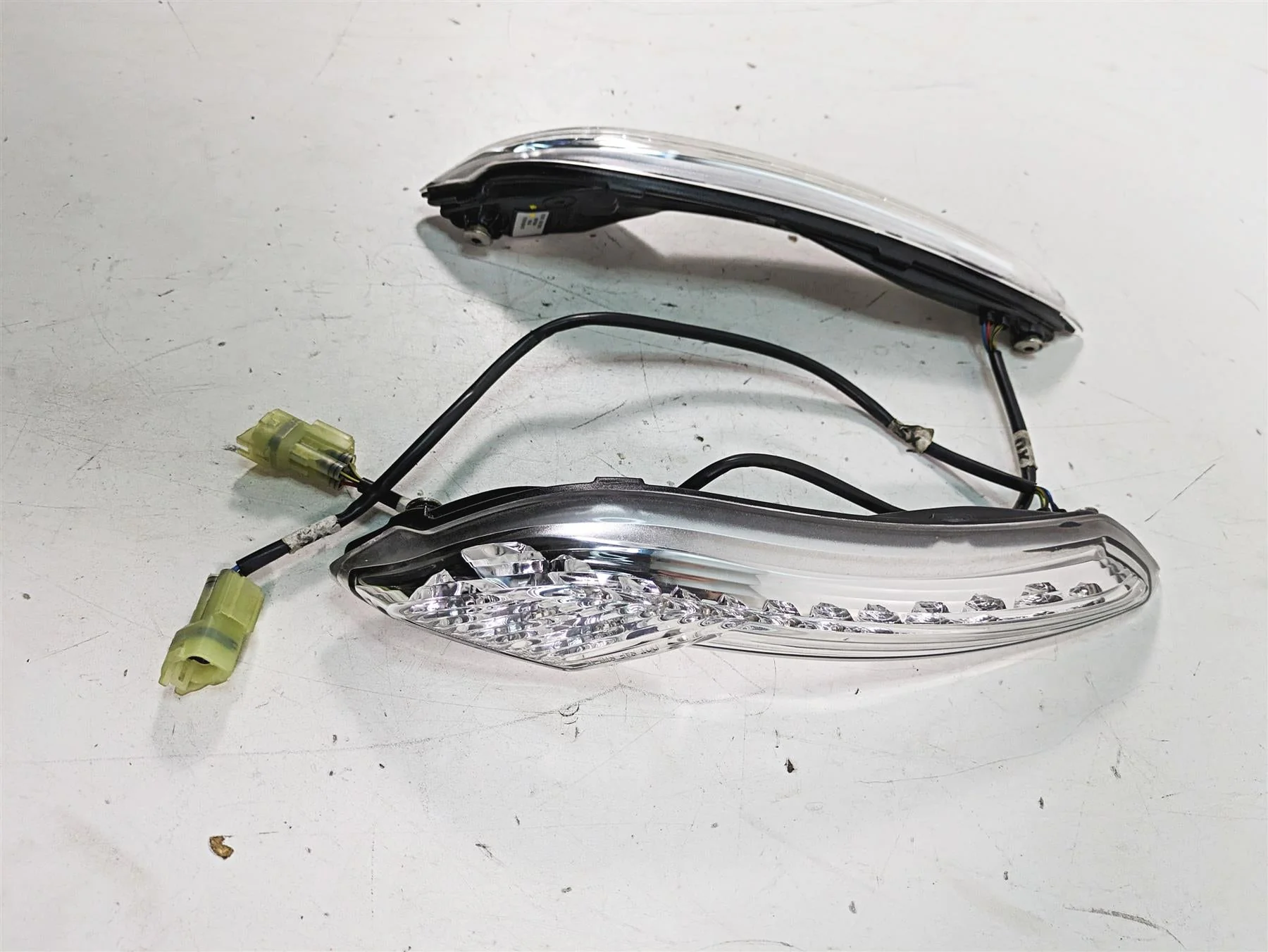 2014 Moto Guzzi California 1400 T Rear Fender Taillight Lamp Set 887536 887537 - Image 3