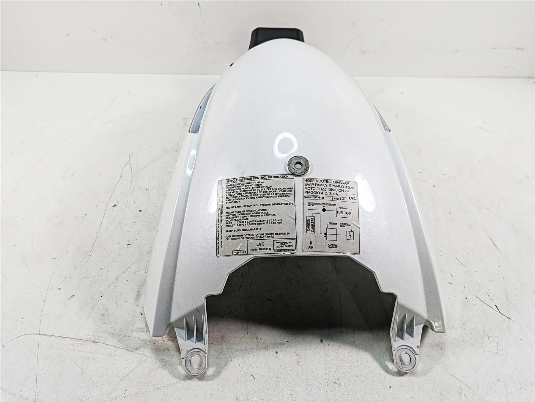 2014 Moto Guzzi California 1400 T Rear Upper Fender & Plate Holder Mount 887487 - Image 2