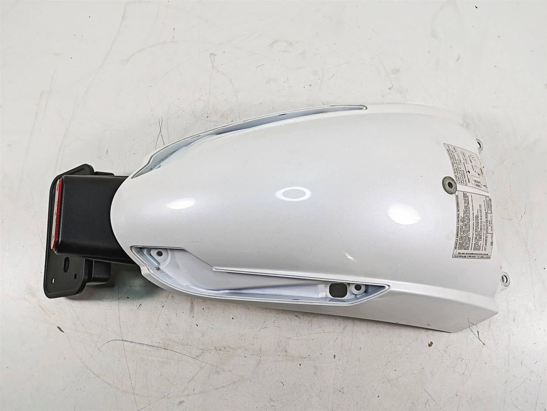 2014 Moto Guzzi California 1400 T Rear Upper Fender & Plate Holder Mount 887487 - Image 5