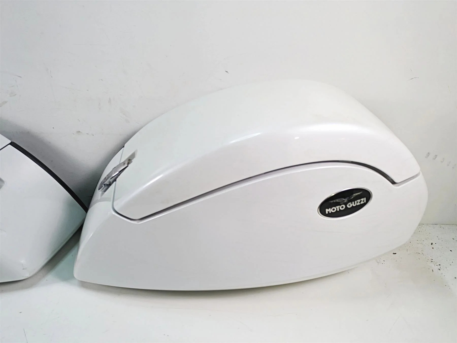 2014 Moto Guzzi California 1400 T Saddlebag Saddle Bag Luggage Set B06325400 - Image 4