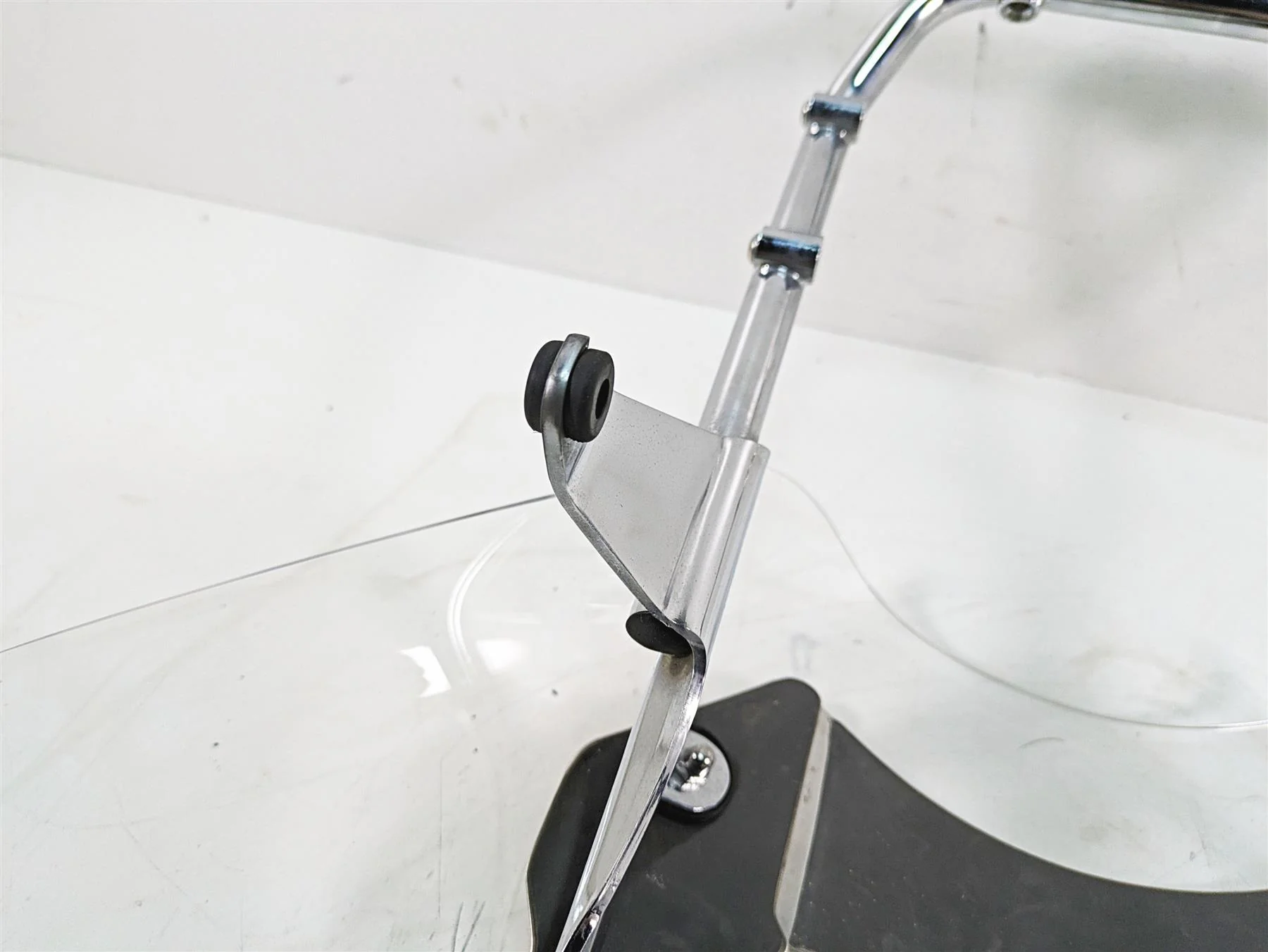 2014 Moto Guzzi California 1400 T Windshield Screen & Mounts B063721 B063984 - Image 7