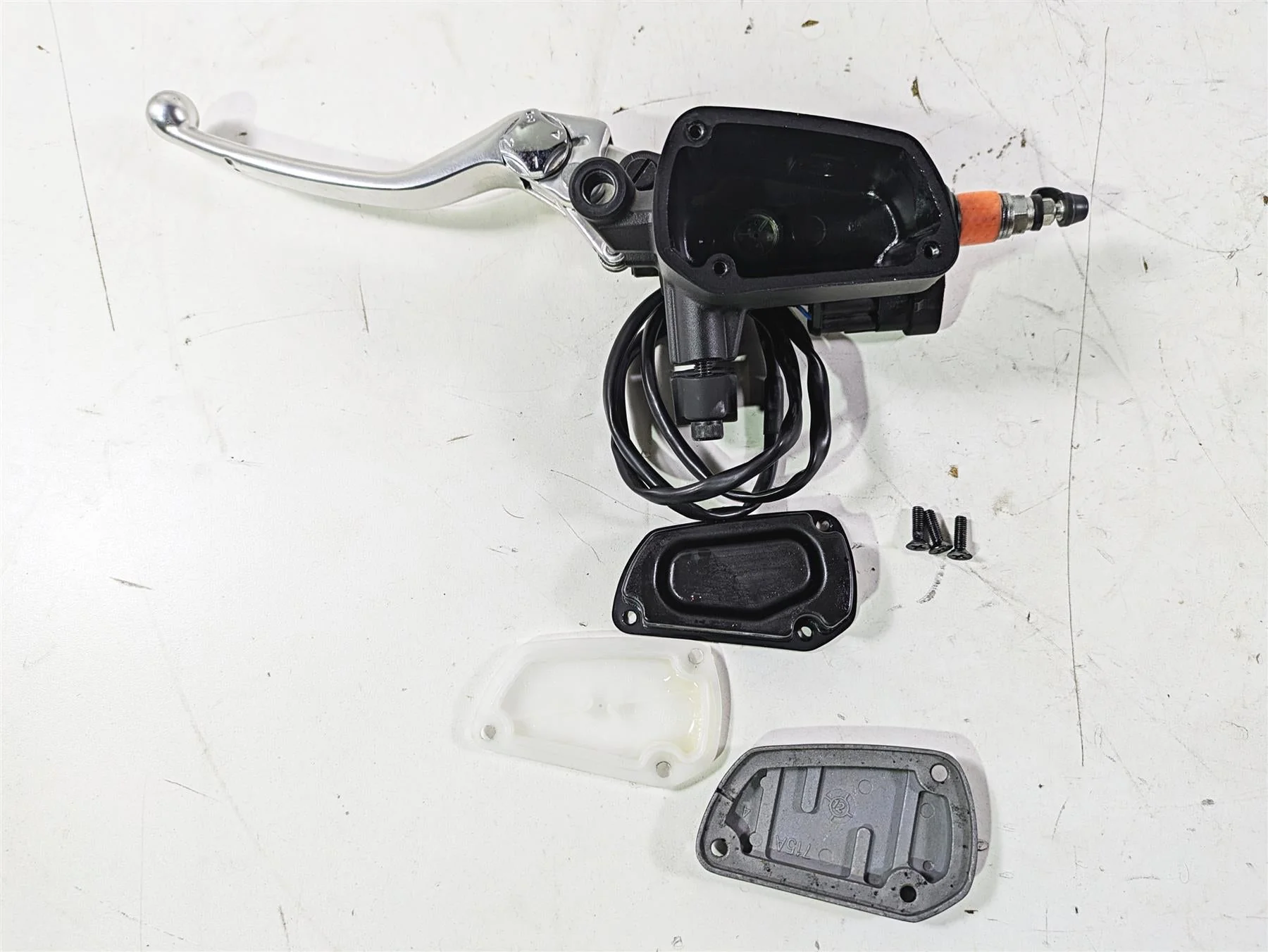 2014 Moto Guzzi California 1400 Touring Clutch Master Cylinder 887550 - Image 10