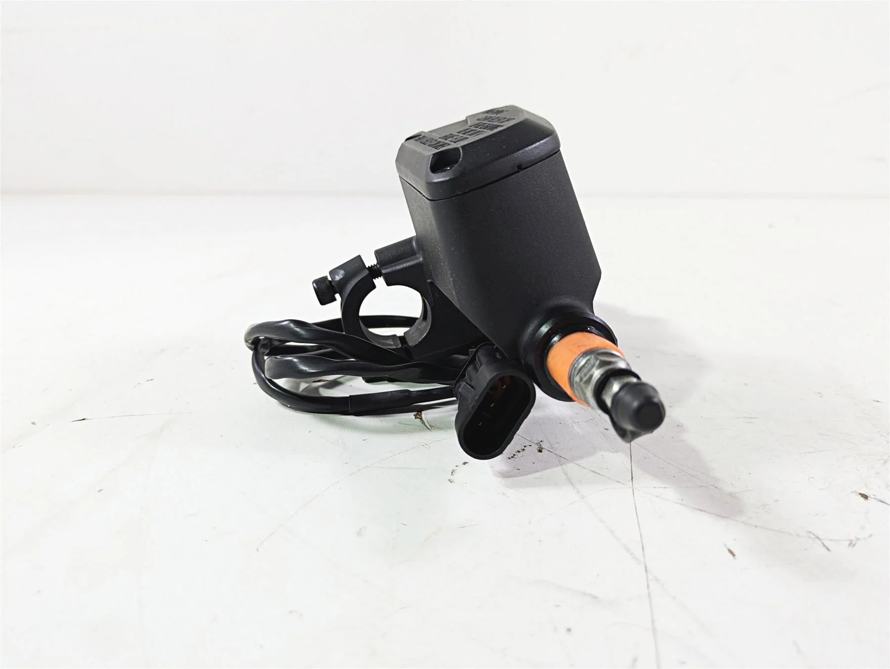 2014 Moto Guzzi California 1400 Touring Clutch Master Cylinder 887550 - Image 4