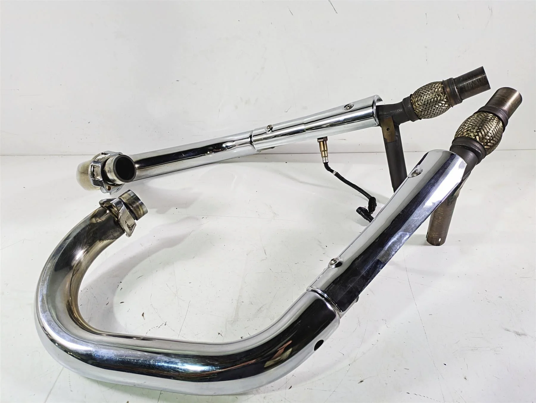 2014 Moto Guzzi California 1400 Touring Exhaust Header Set 2B000145 2B000146 - Image 2