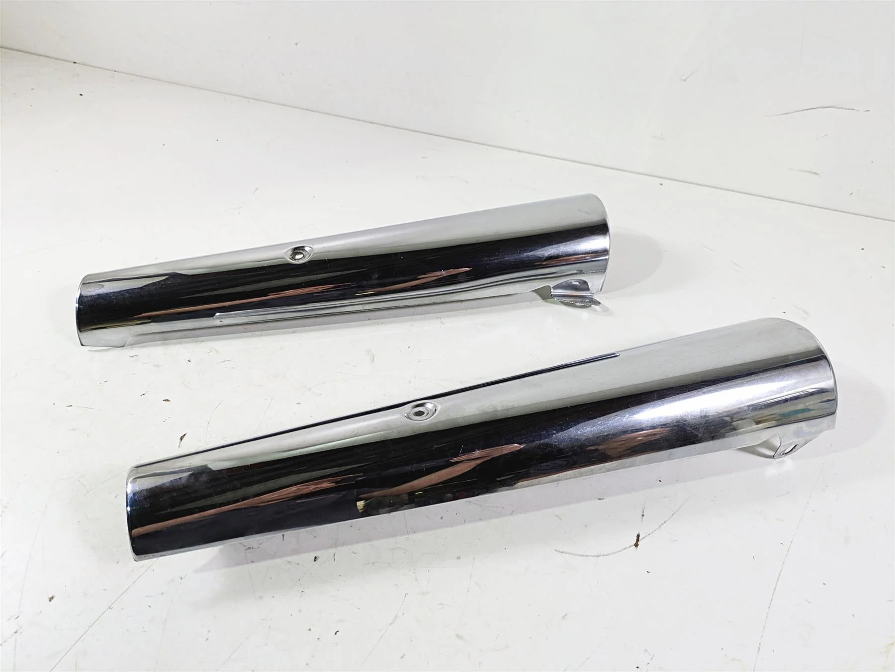 2014 Moto Guzzi California 1400 Touring Exhaust Heat Shield Cover Set B063595 B063596 - Image 2