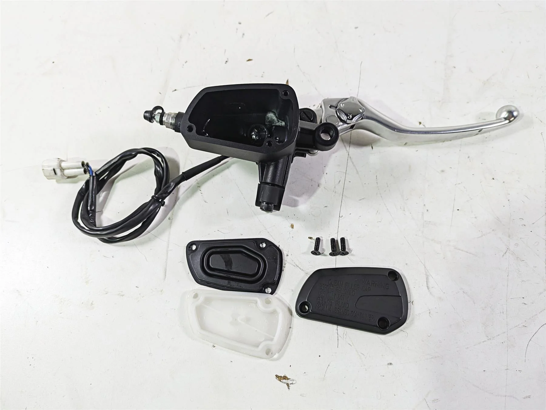 2014 Moto Guzzi California 1400 Touring Front Brake Master Cylinder 887764 - Image 10