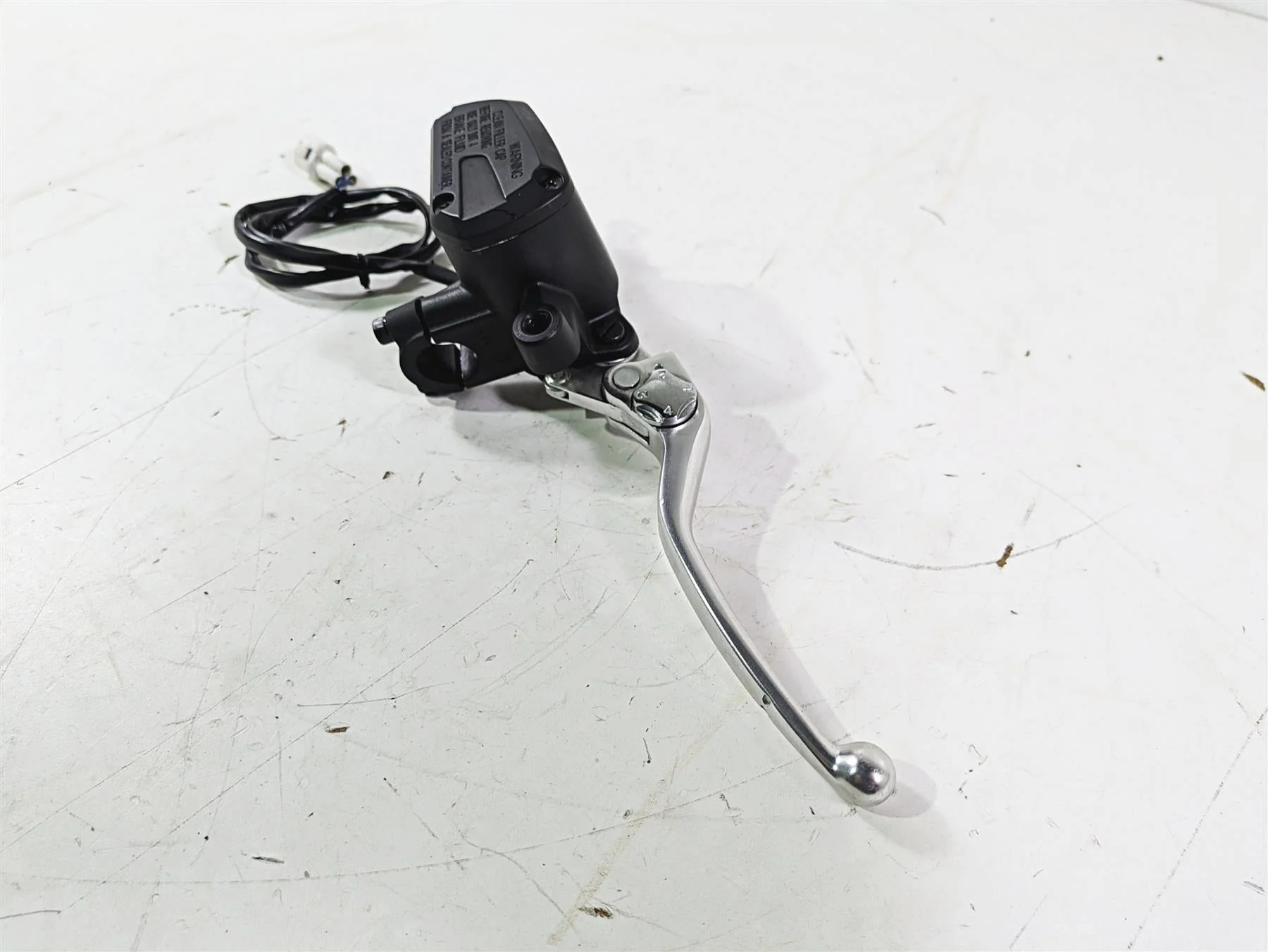 2014 Moto Guzzi California 1400 Touring Front Brake Master Cylinder 887764 - Image 11