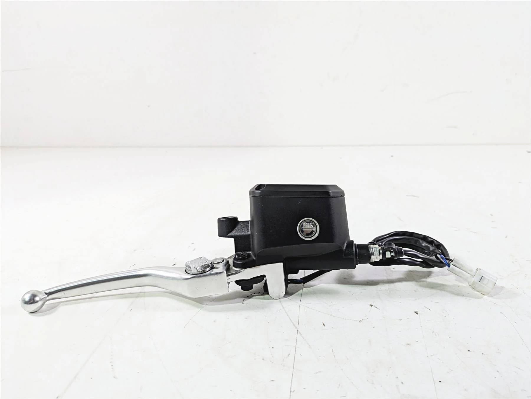 2014 Moto Guzzi California 1400 Touring Front Brake Master Cylinder 887764 - Image 2