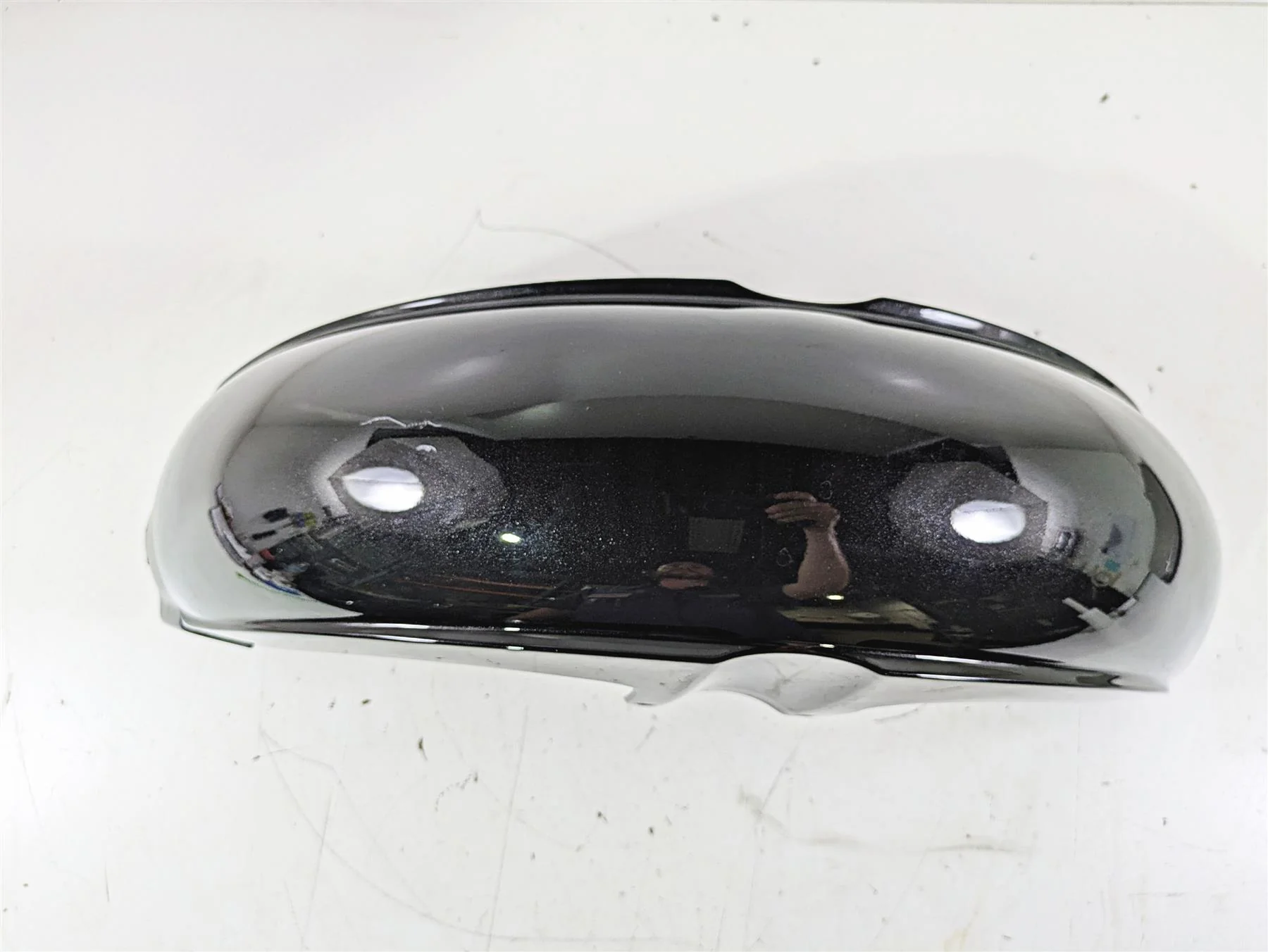 2014 Moto Guzzi California 1400 Touring Front Fender B064099 - Image 3