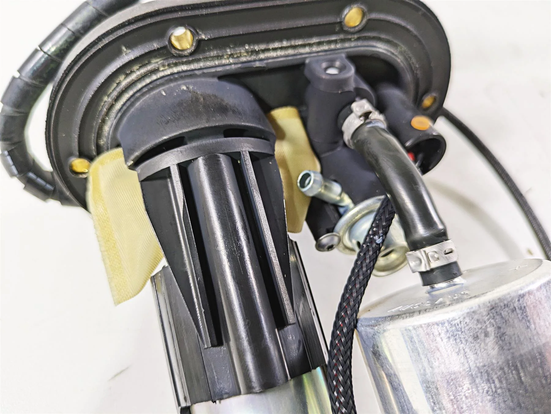 2014 Moto Guzzi California 1400 Touring Fuel Gas Petrol Pump Tested B063104 - Image 8