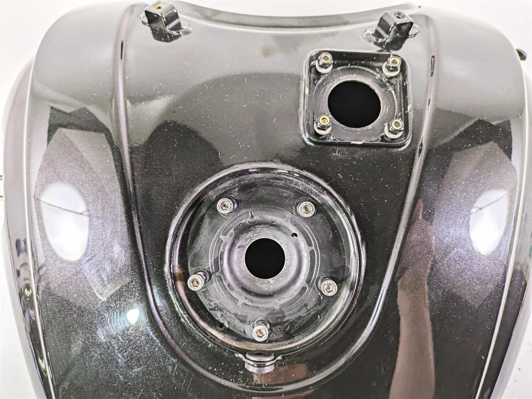 2014 Moto Guzzi California 1400 Touring Fuel Gas Petrol Tank 2B000147 - Image 11