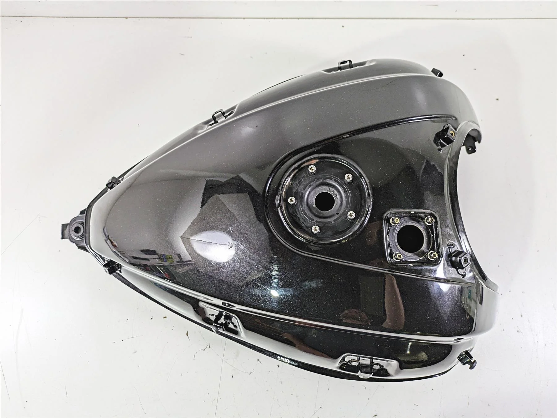 2014 Moto Guzzi California 1400 Touring Fuel Gas Petrol Tank 2B000147 - Image 2