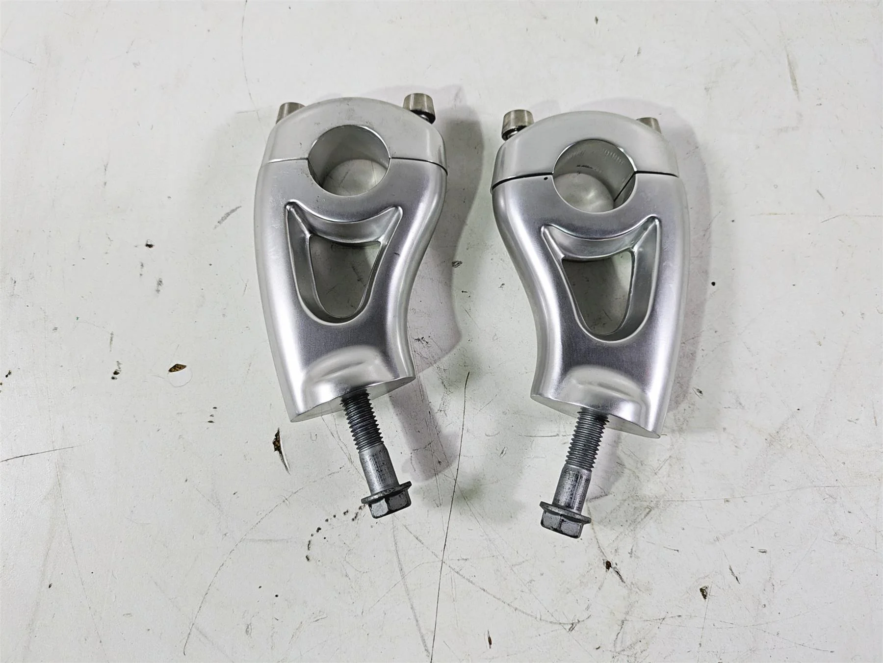 2014 Moto Guzzi California 1400 Touring Handlebar Holder Riser Set  GU06500600